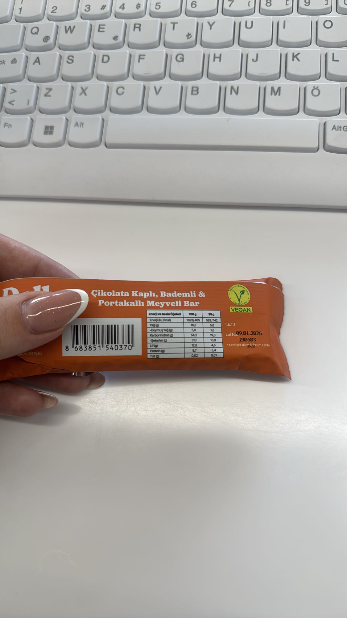 Фруктовый батончик с миндалем и апельсином