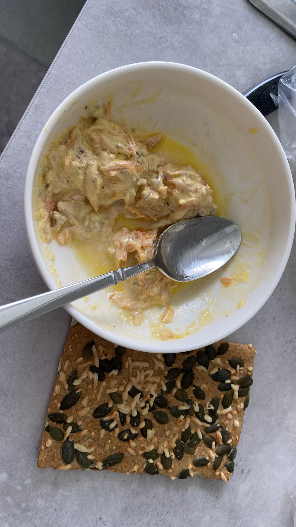 Zalm salade met cracker