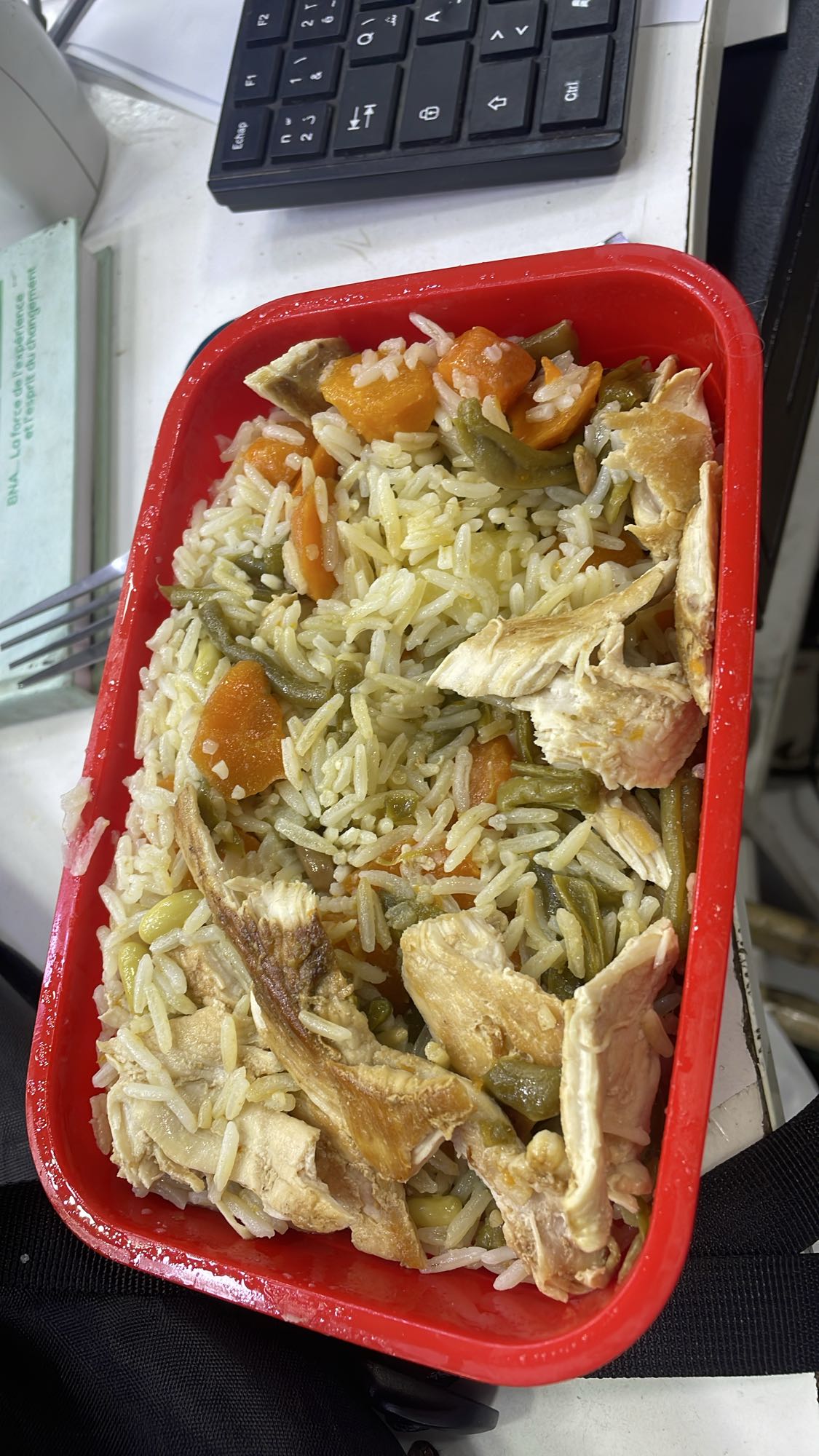 Riz au poulet et légumes