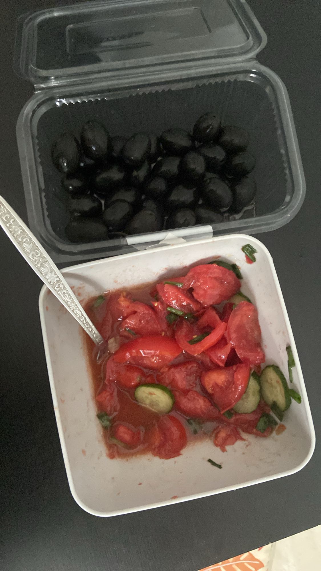 Salată de roșii cu măsline