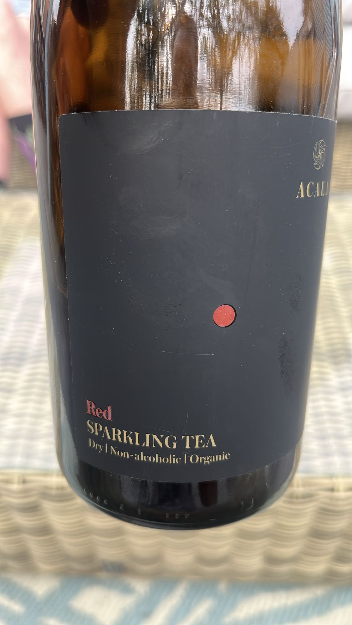 Rode sprankelende thee