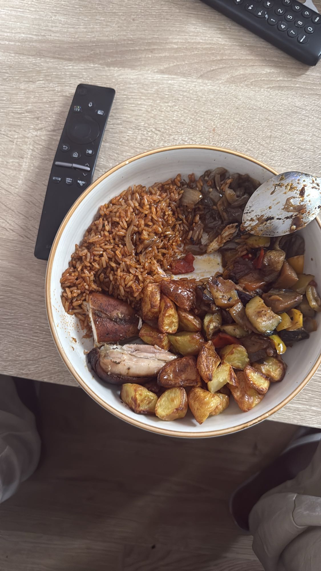 Riz, poulet et légumes