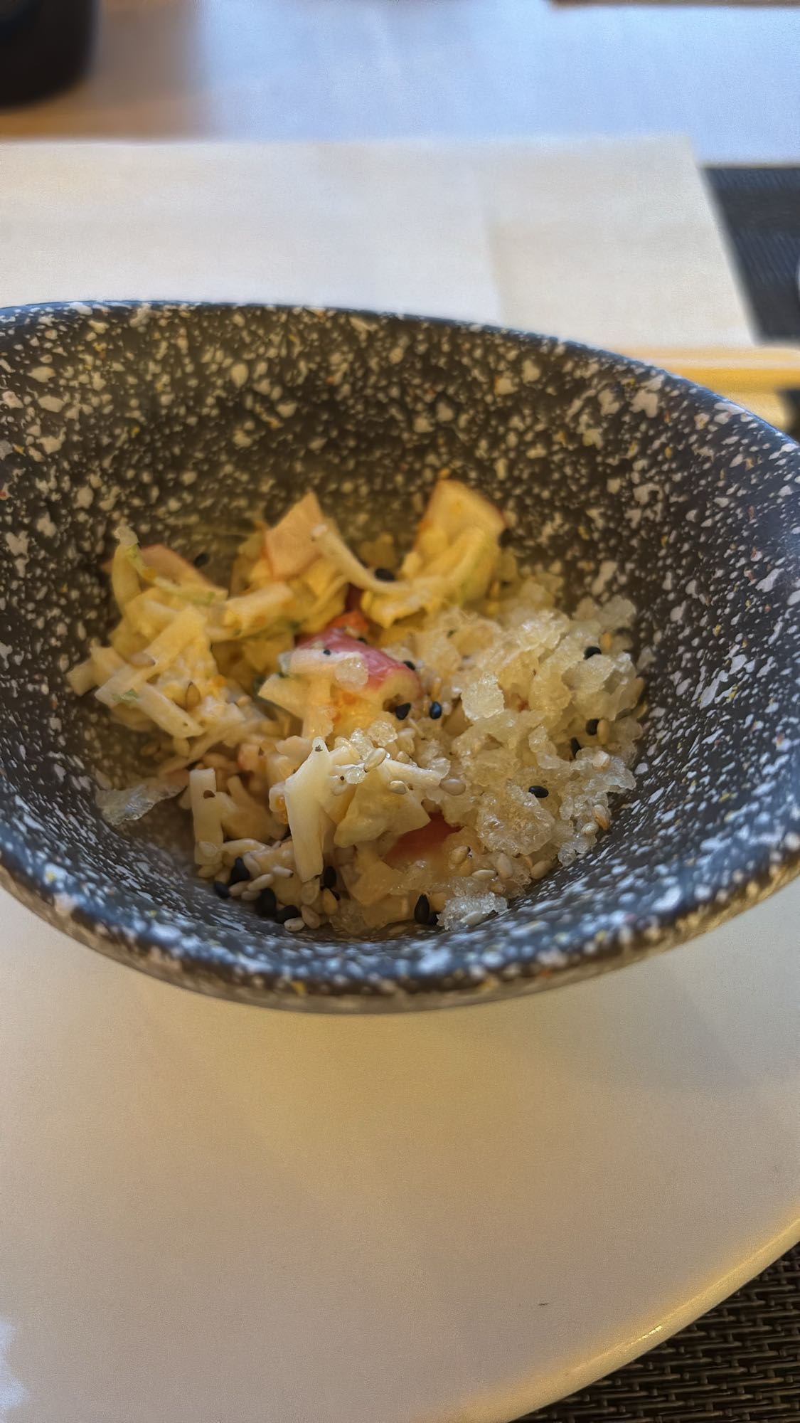 ensalada de manzana y sésamo