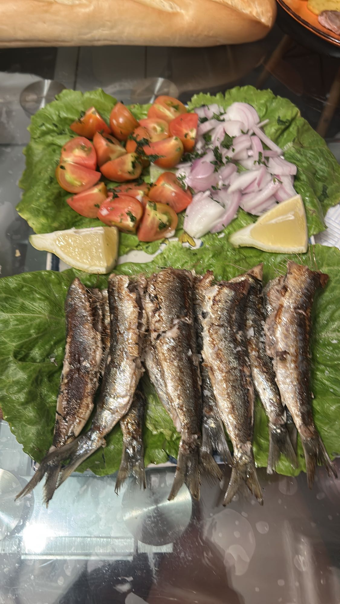 Sardinas asadas con ensalada