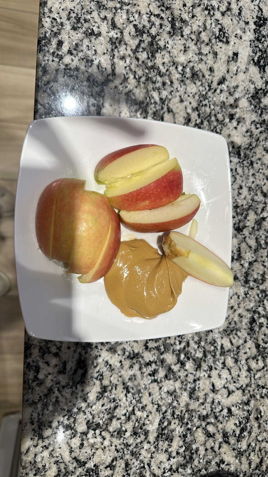 Manzana con crema de cacahuate