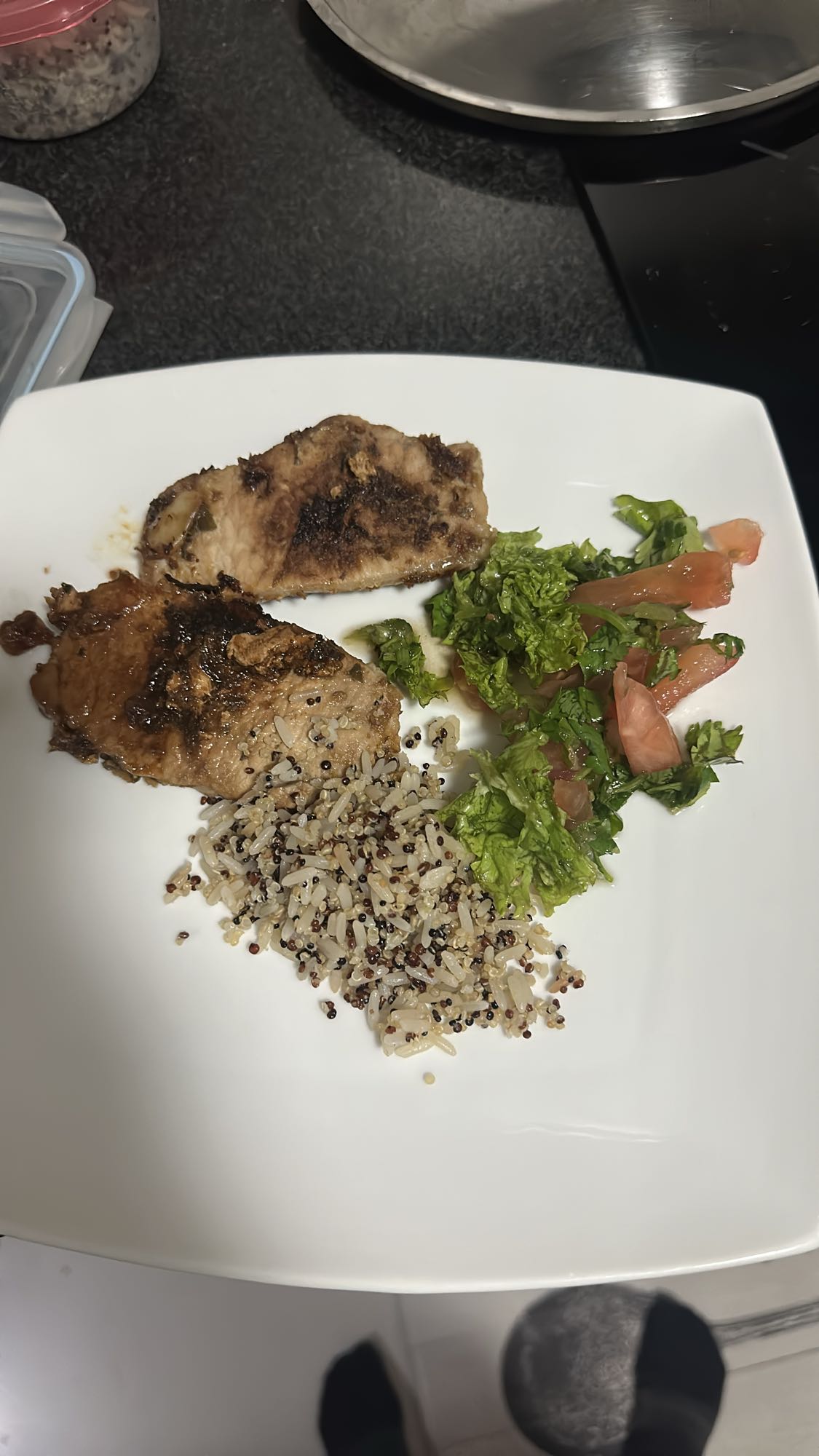 Pollo con arroz y ensalada
