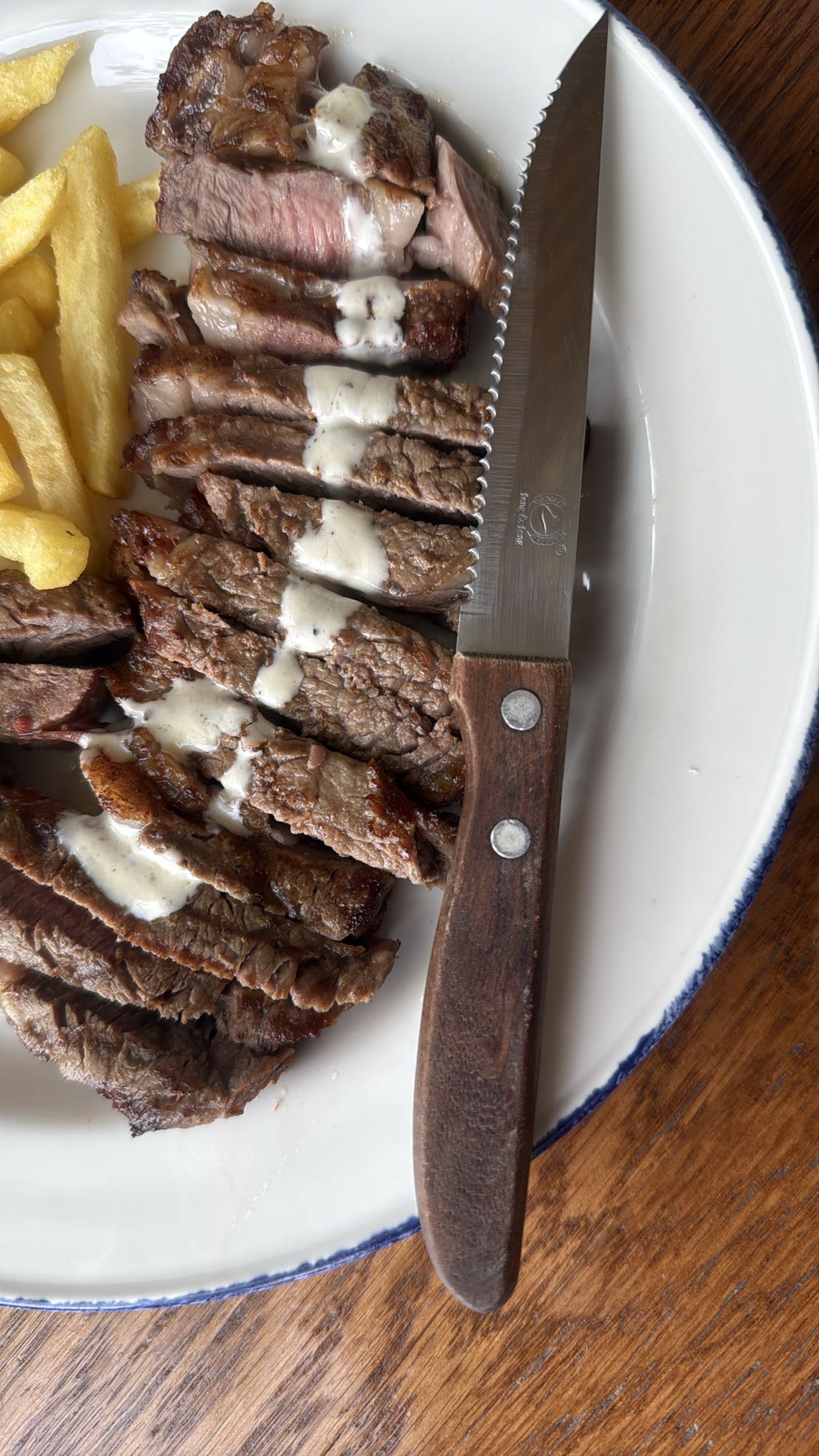 стейк с картофелем фри