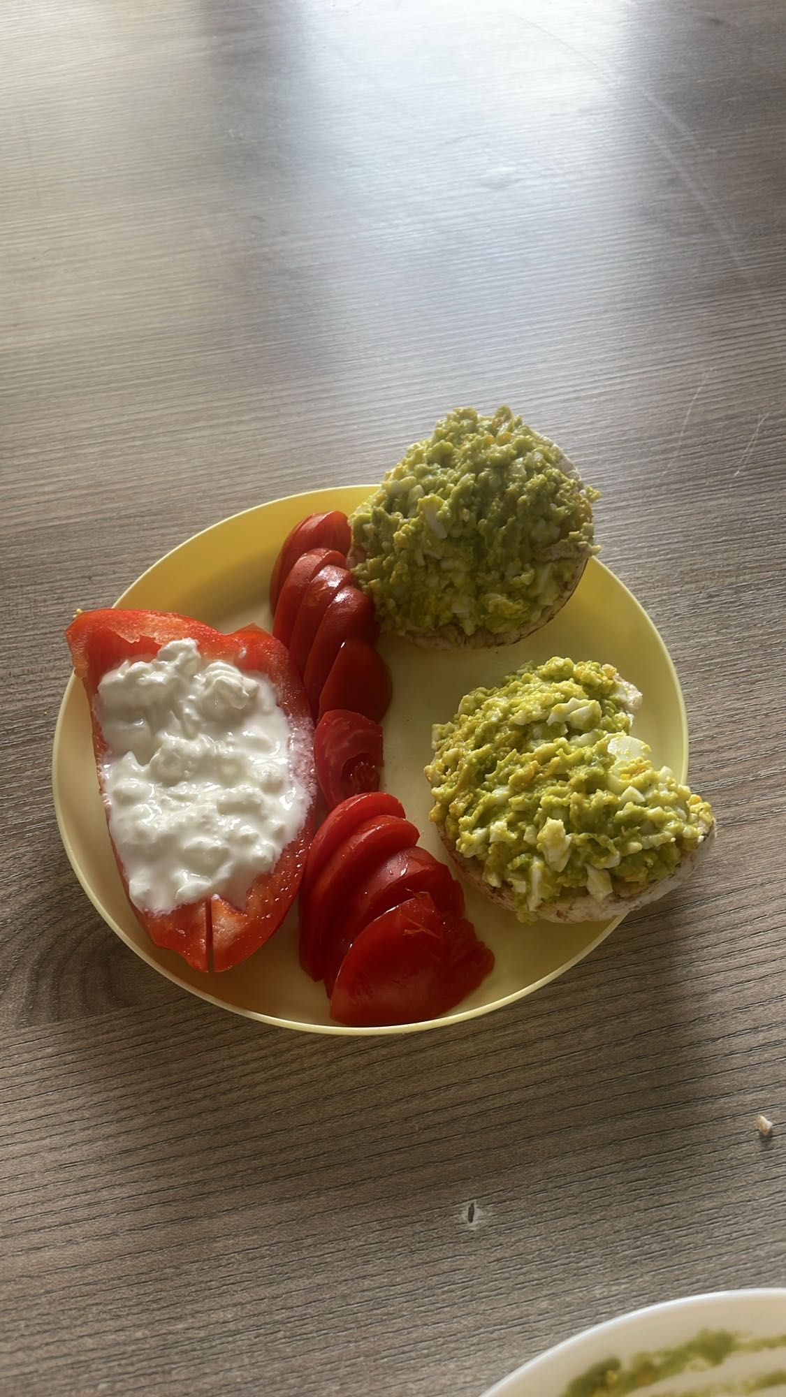 Mic dejun cu avocado