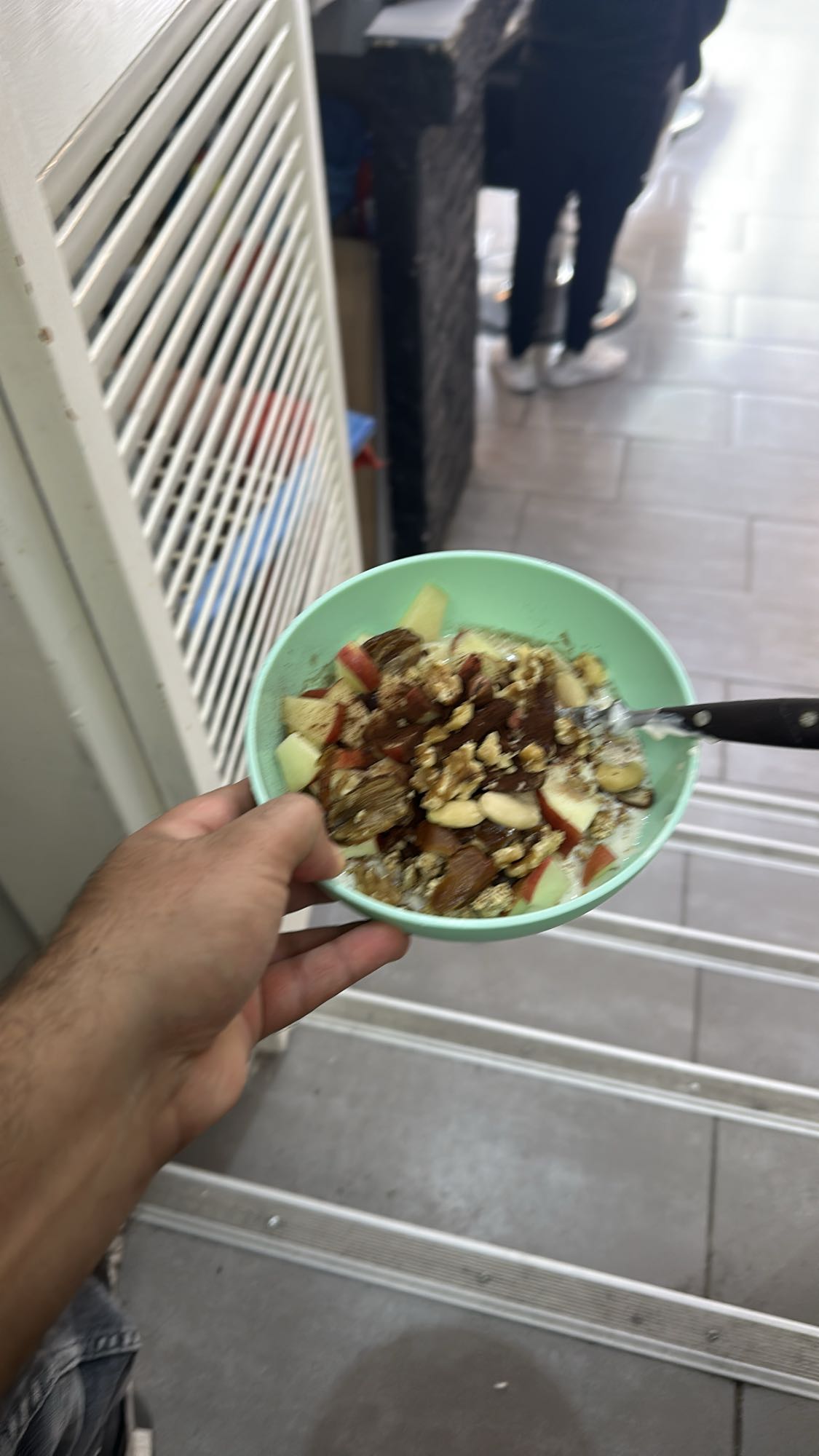 Müsli mit Nüssen & Obst