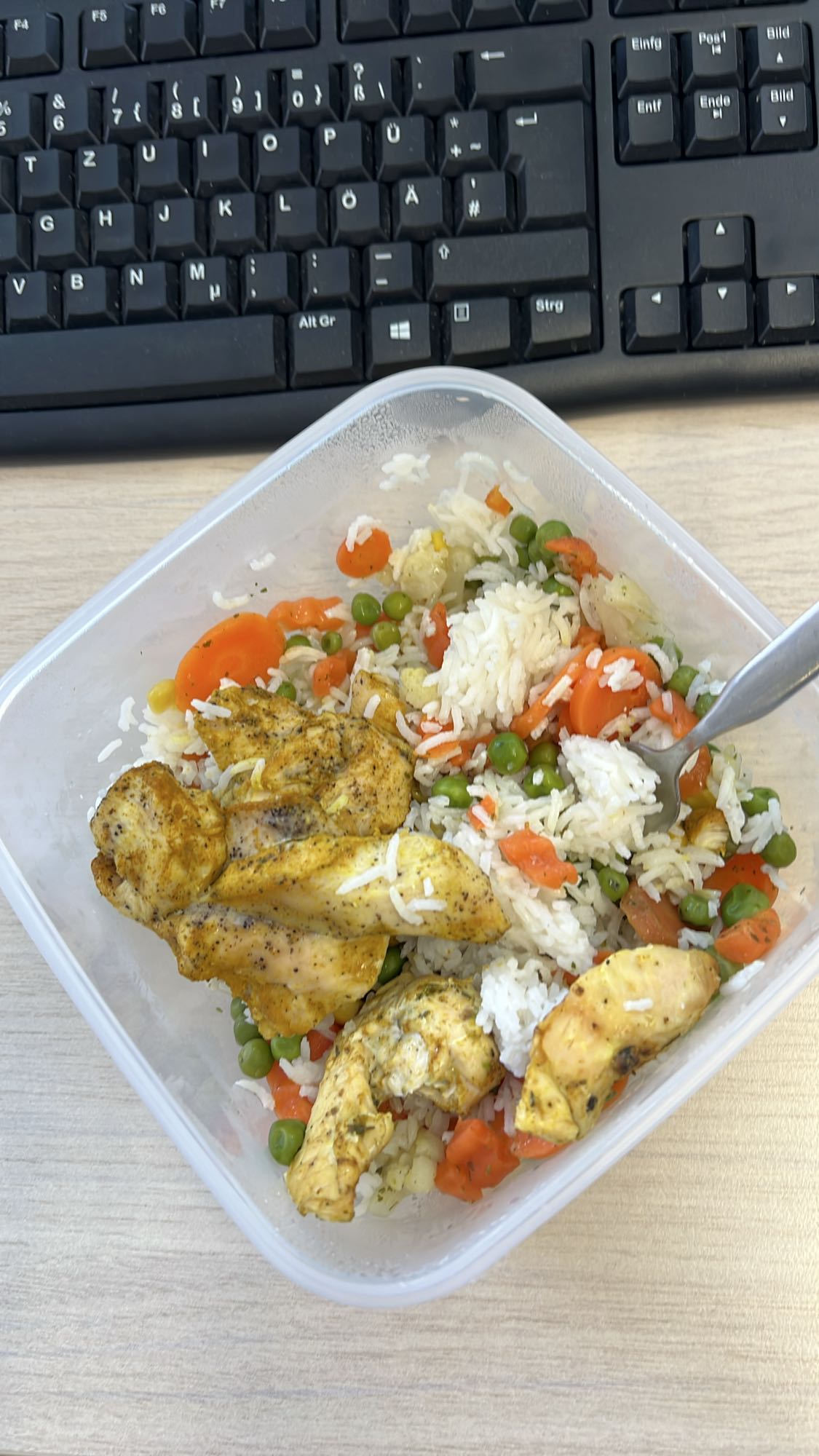 kurczak z ryżem i warzywami