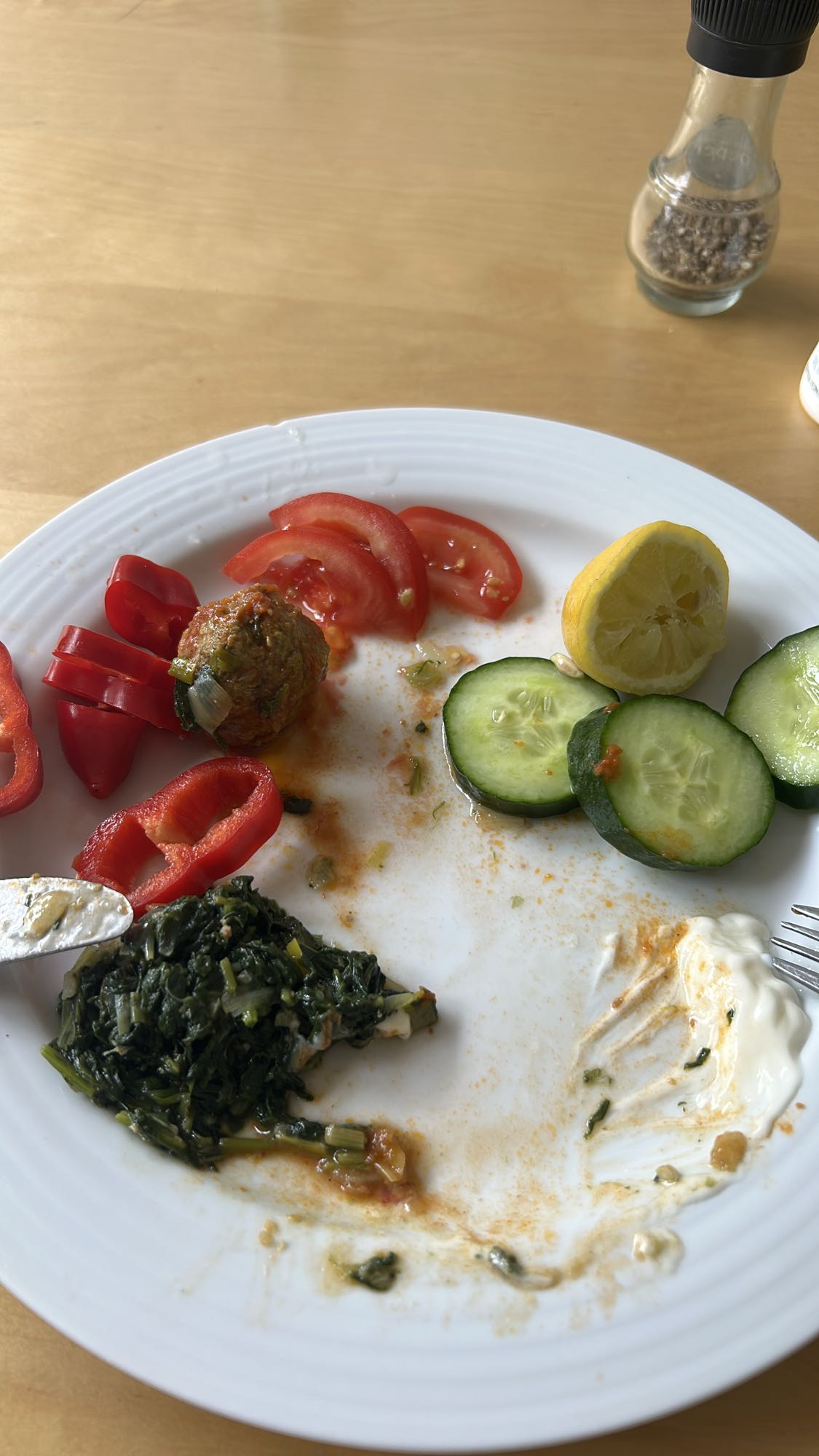 Groenteschotel met gehaktbal