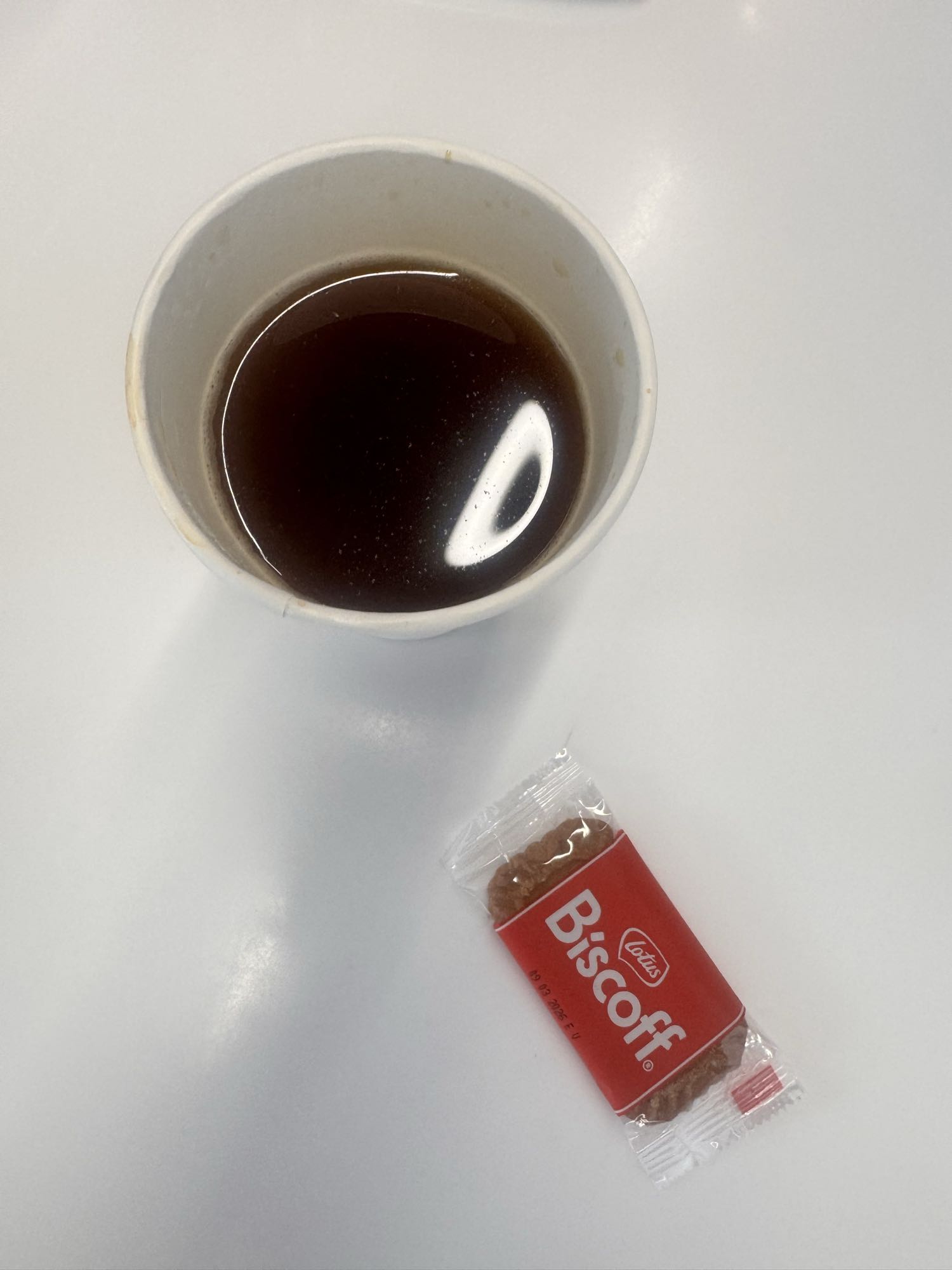 чёрный кофе и печенье