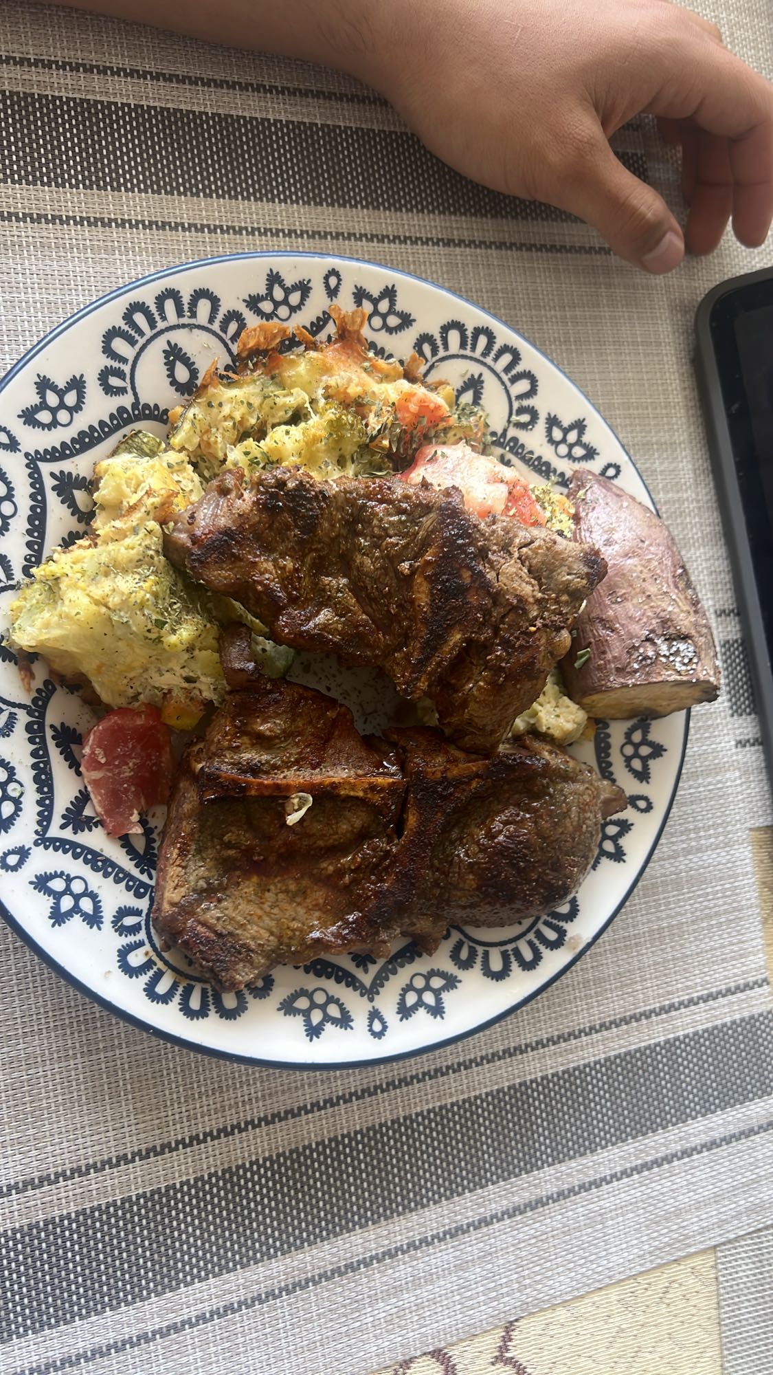 Costillas con verduras y camote