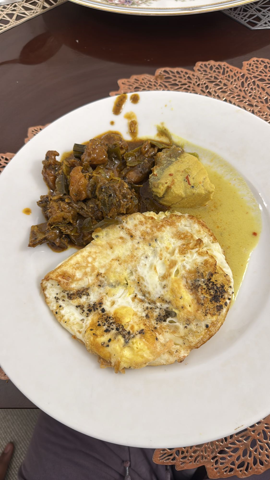 Fried egg with curry