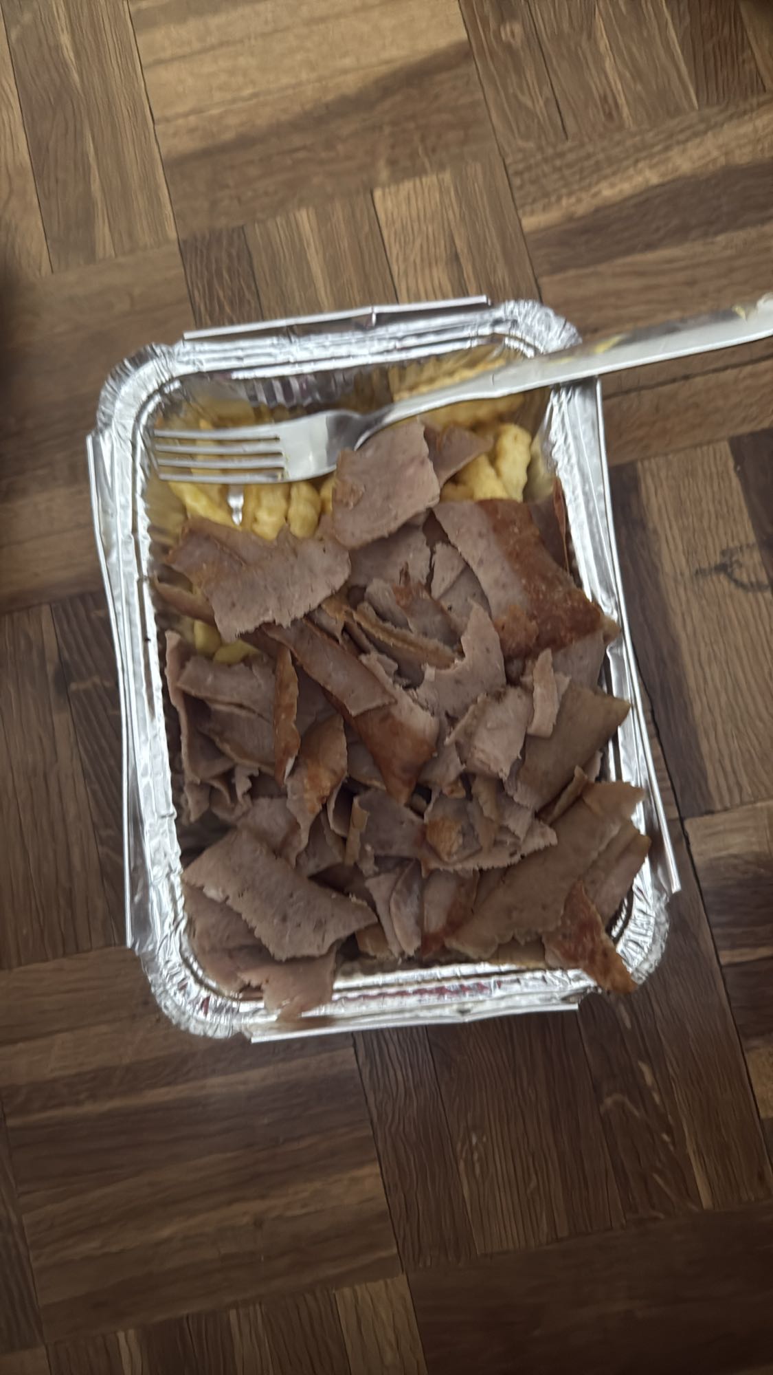 Kebab con papas fritas