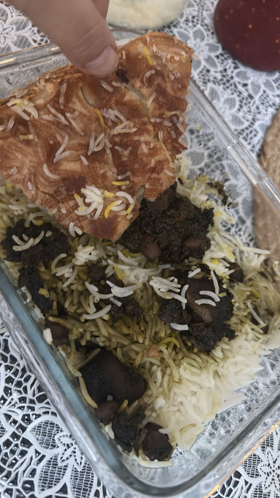 Ghormeh sabzi med ris och tahdig