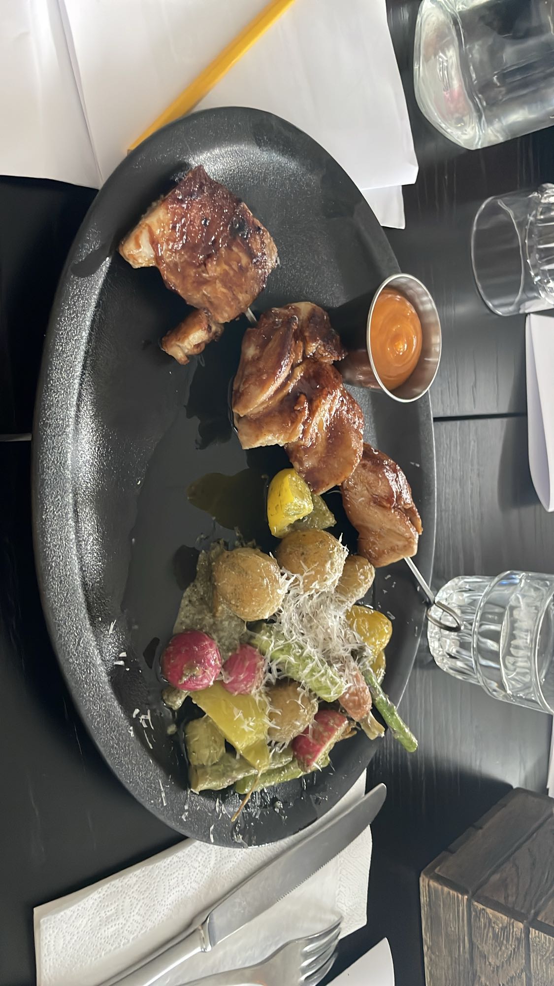 Kycklingspett med grönsaker