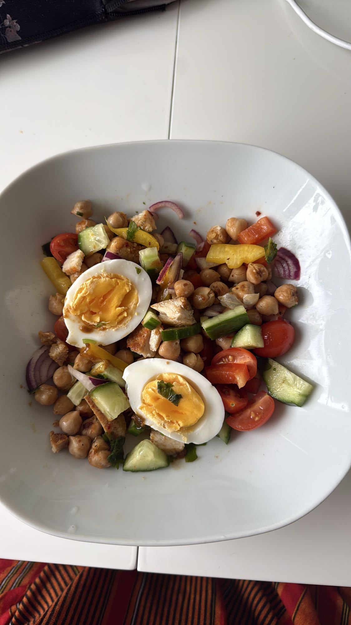 Ägg- och kikärtssallad