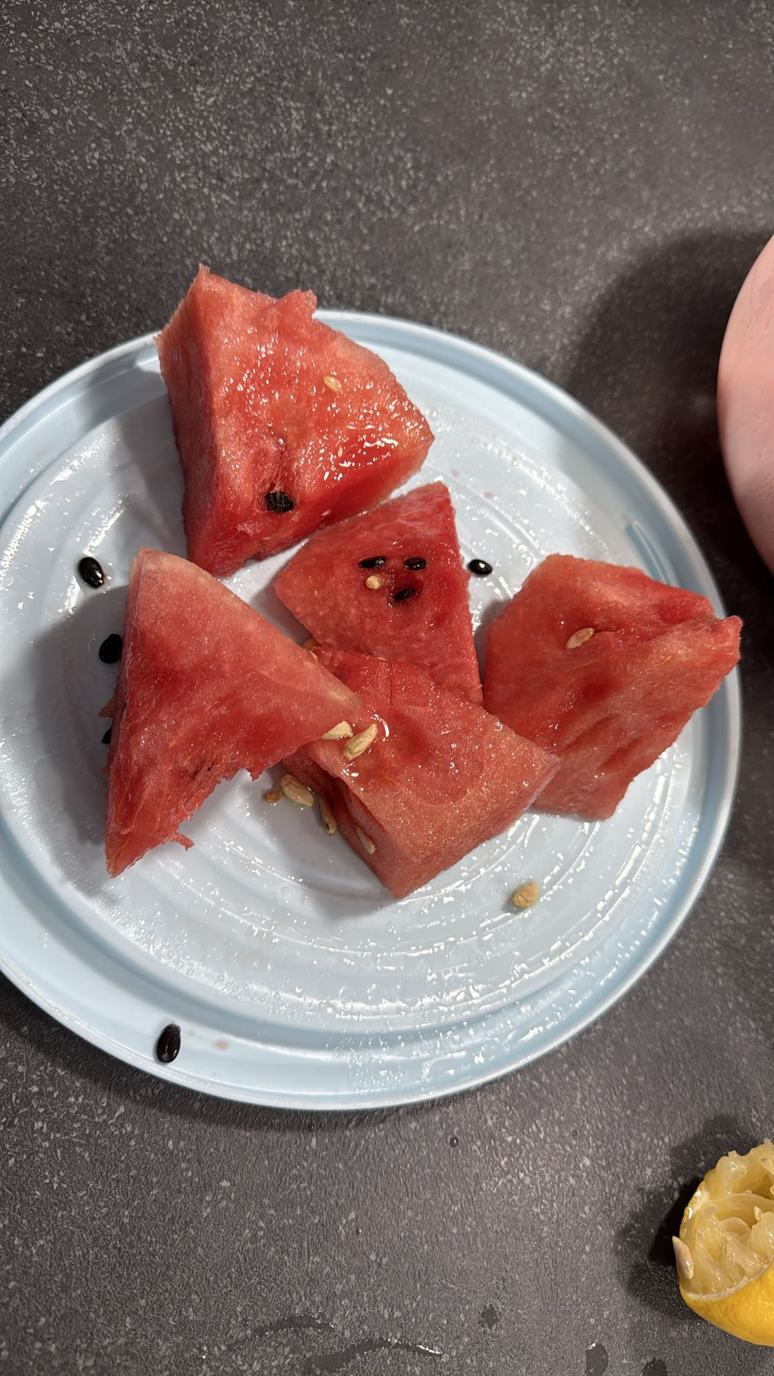 Felii de pepene roșu