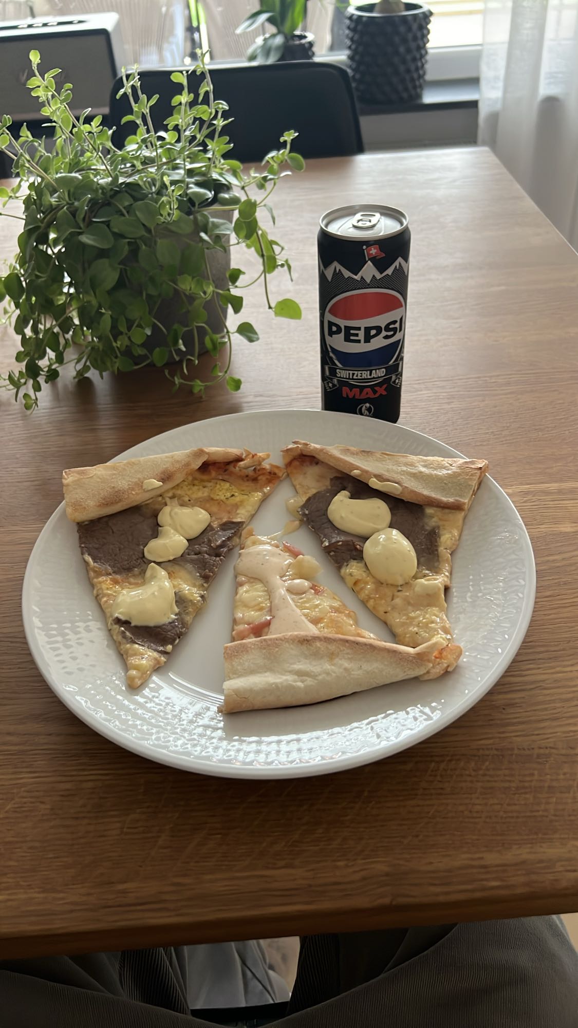 Pizza med Pepsi Max