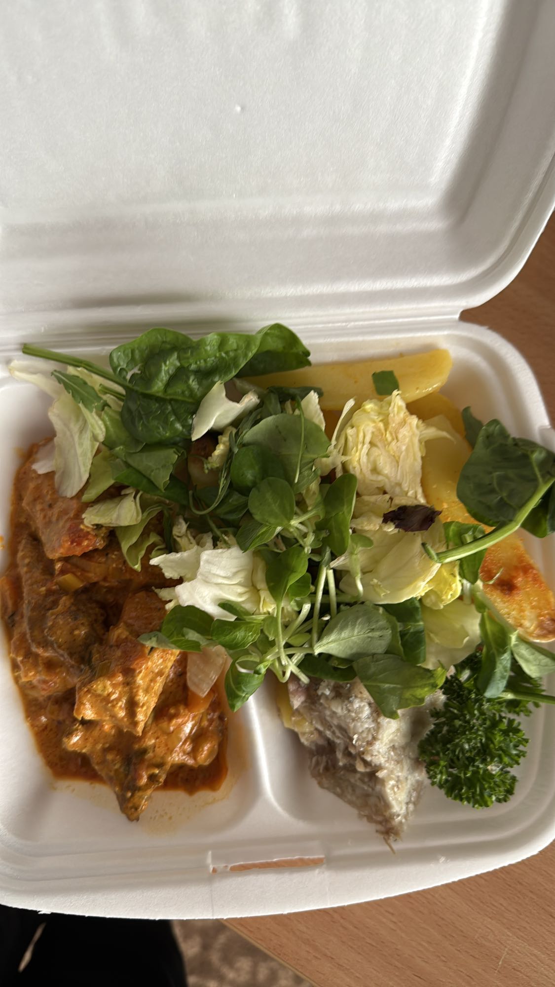 Tocană cu salată verde