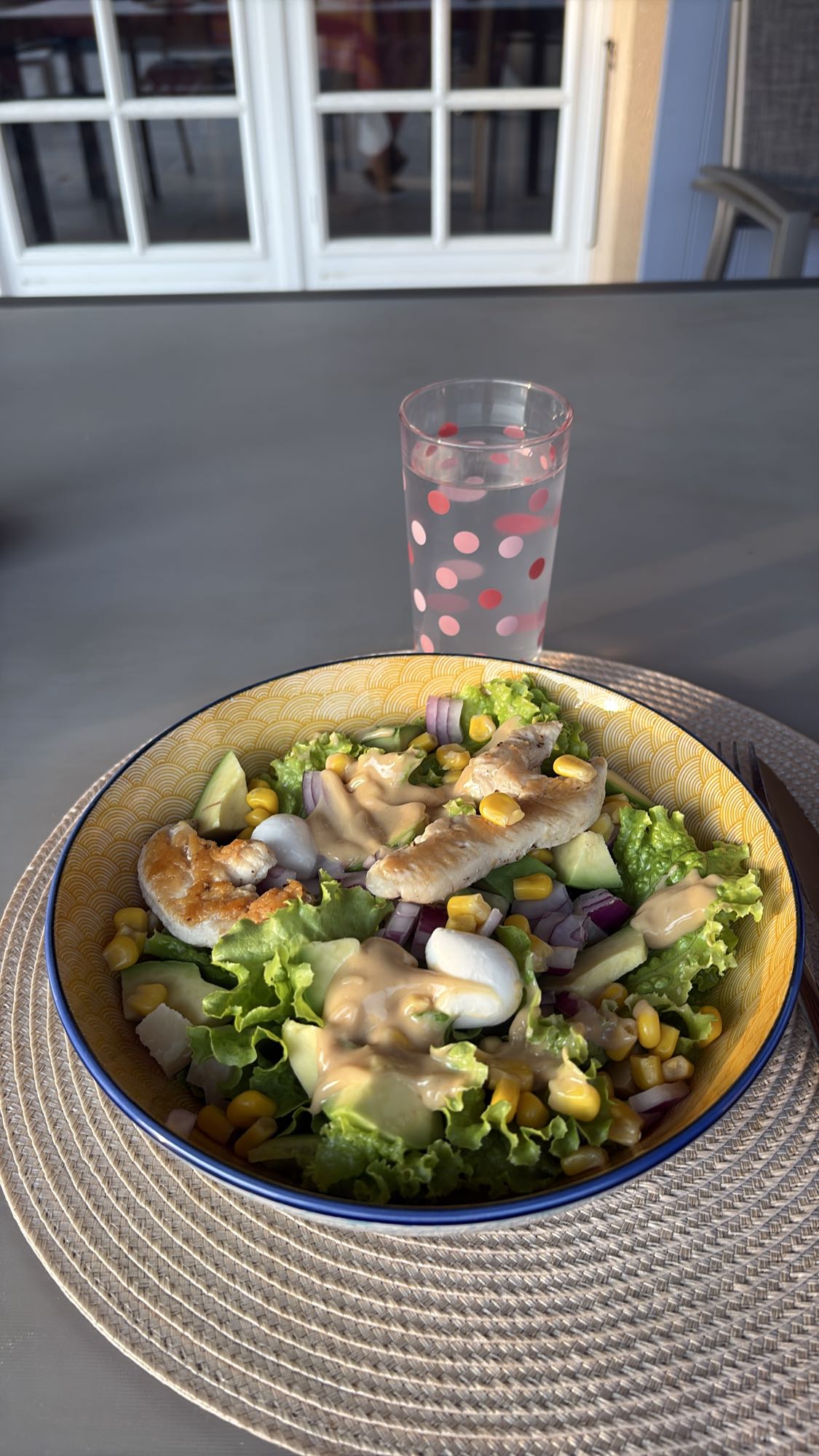 Salade poulet avocat maïs