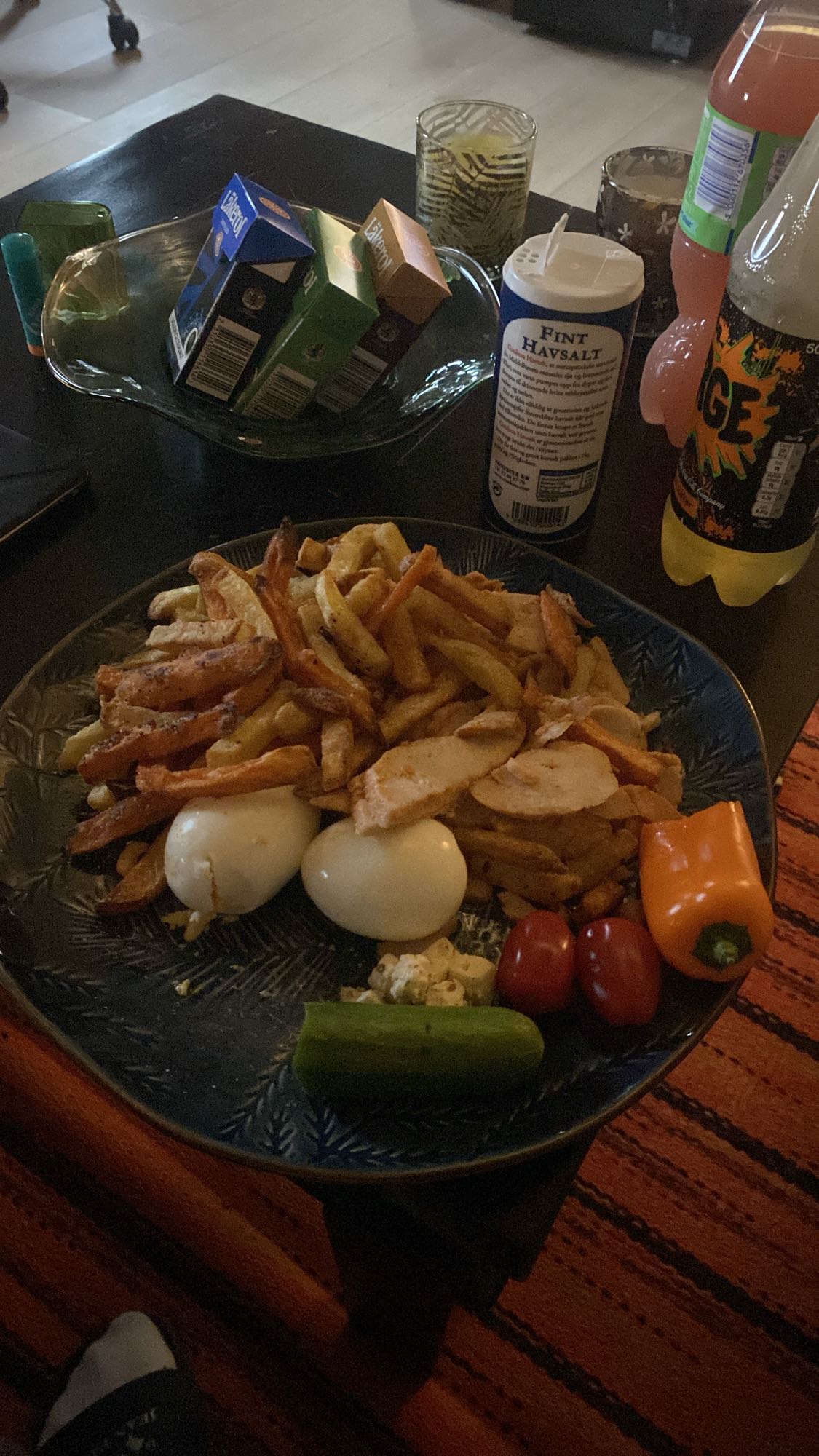 Kylling, pommes og grønnsaker