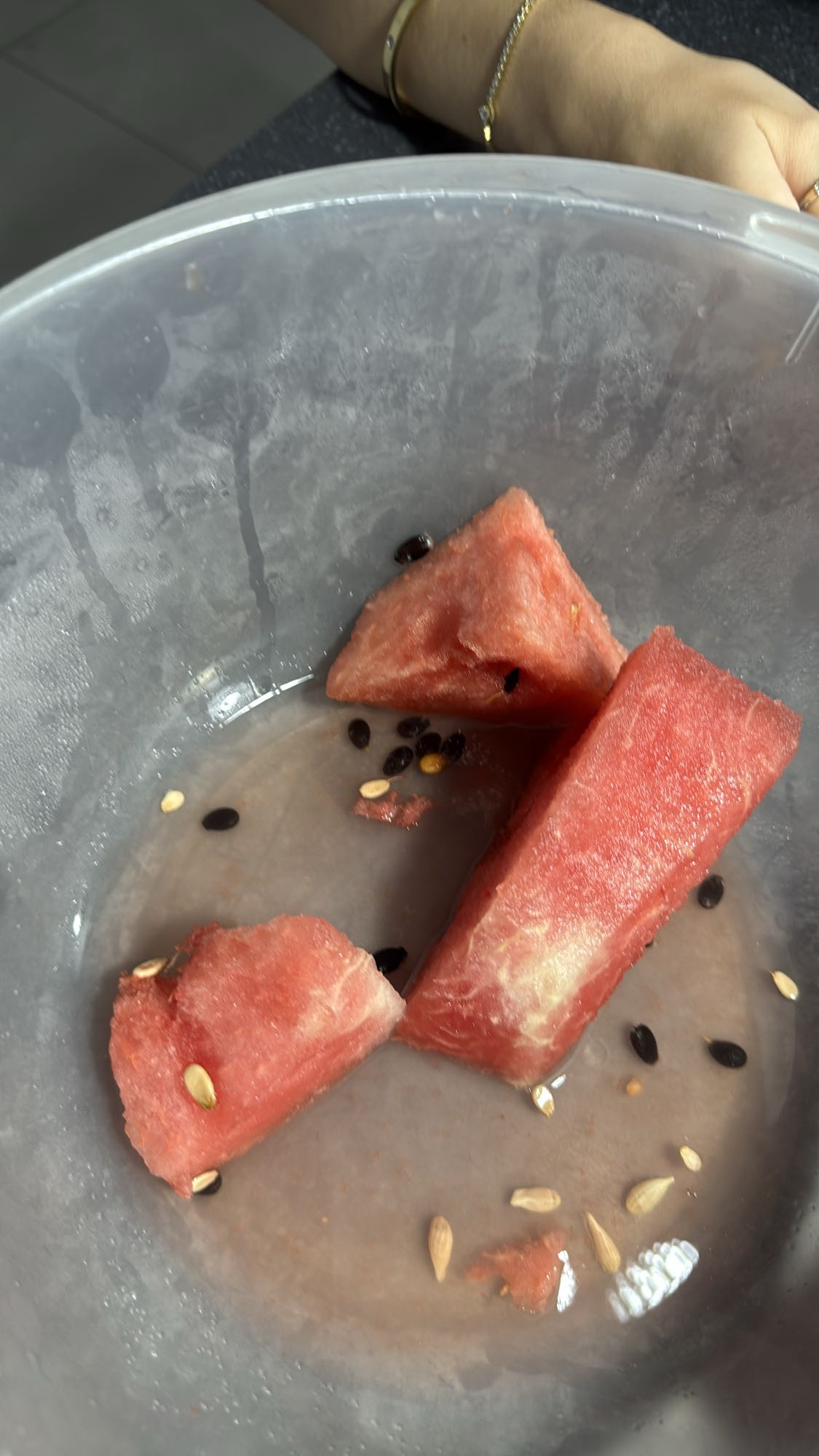 Bucăți de pepene roșu