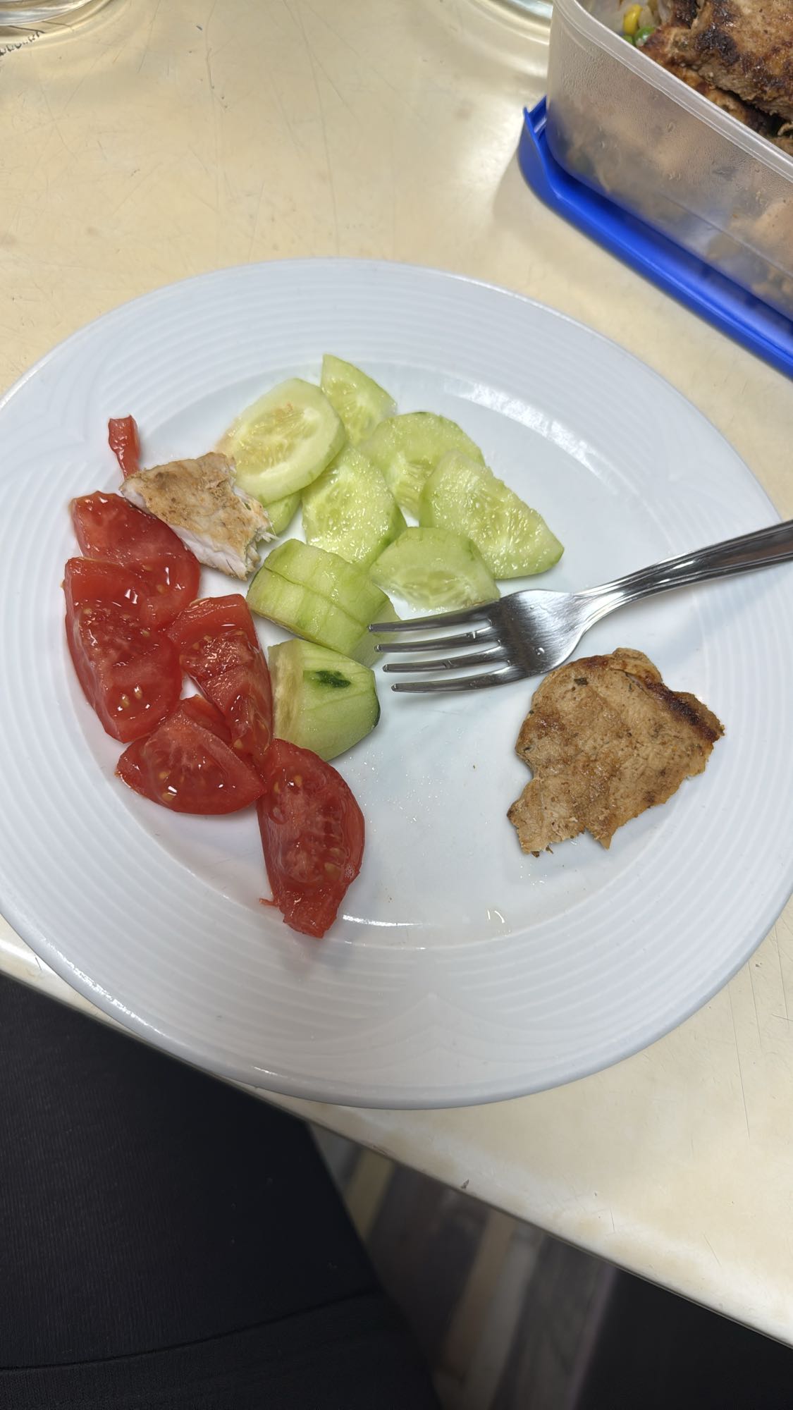 Piept de pui cu legume