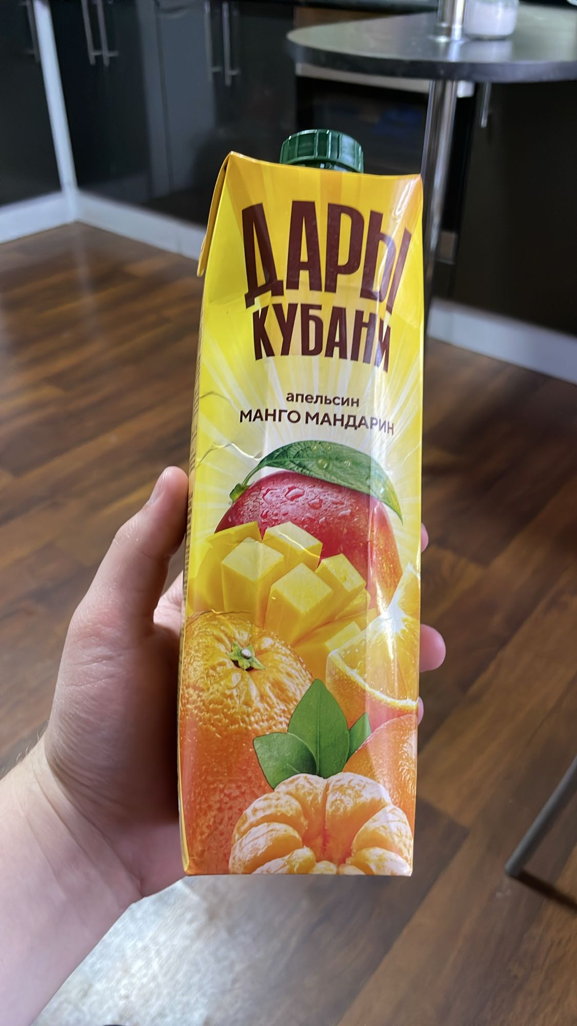 Сок апельсин-манго-мандарин