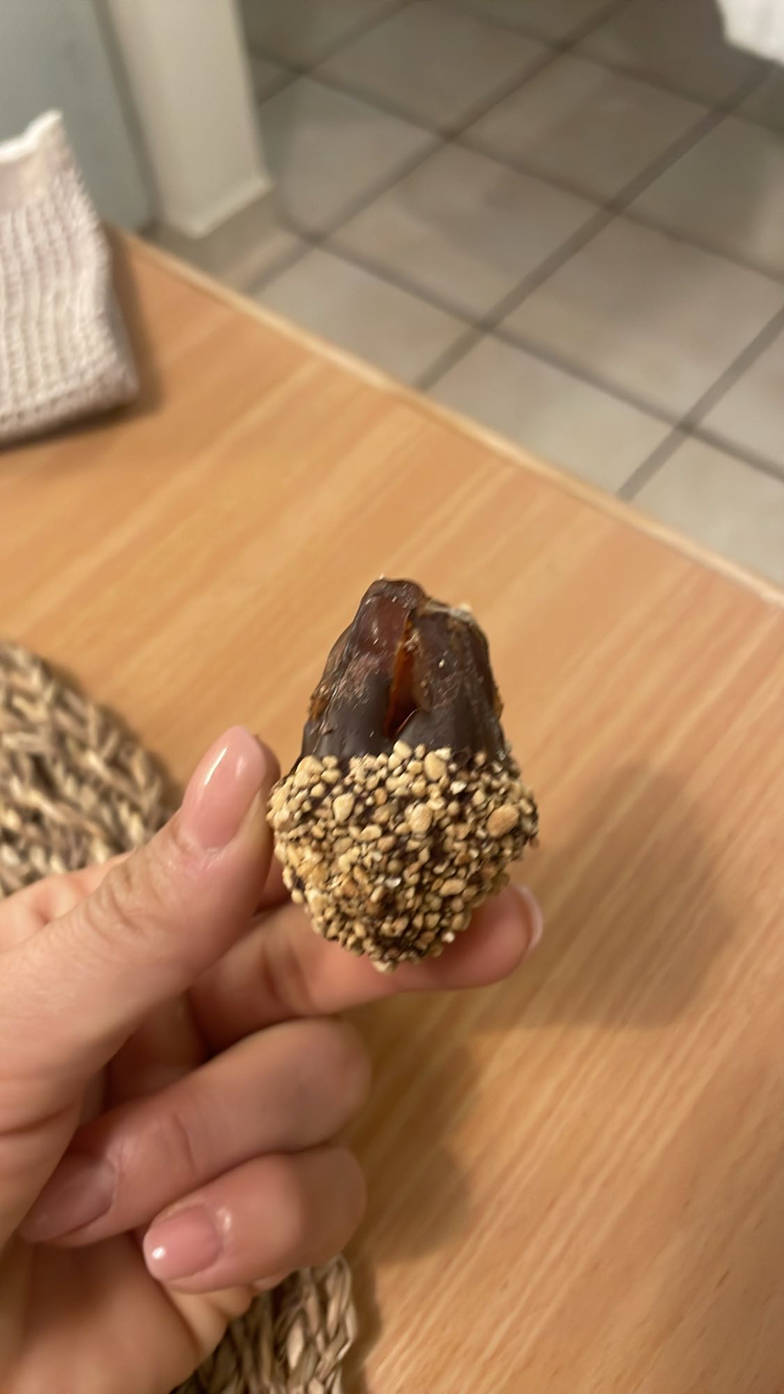 Date with nut butter & seeds