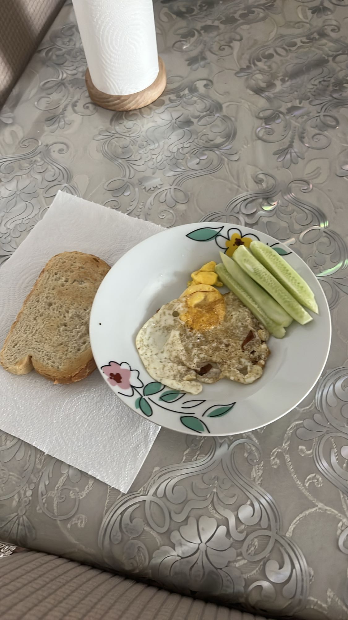 Mic dejun cu ou și legume