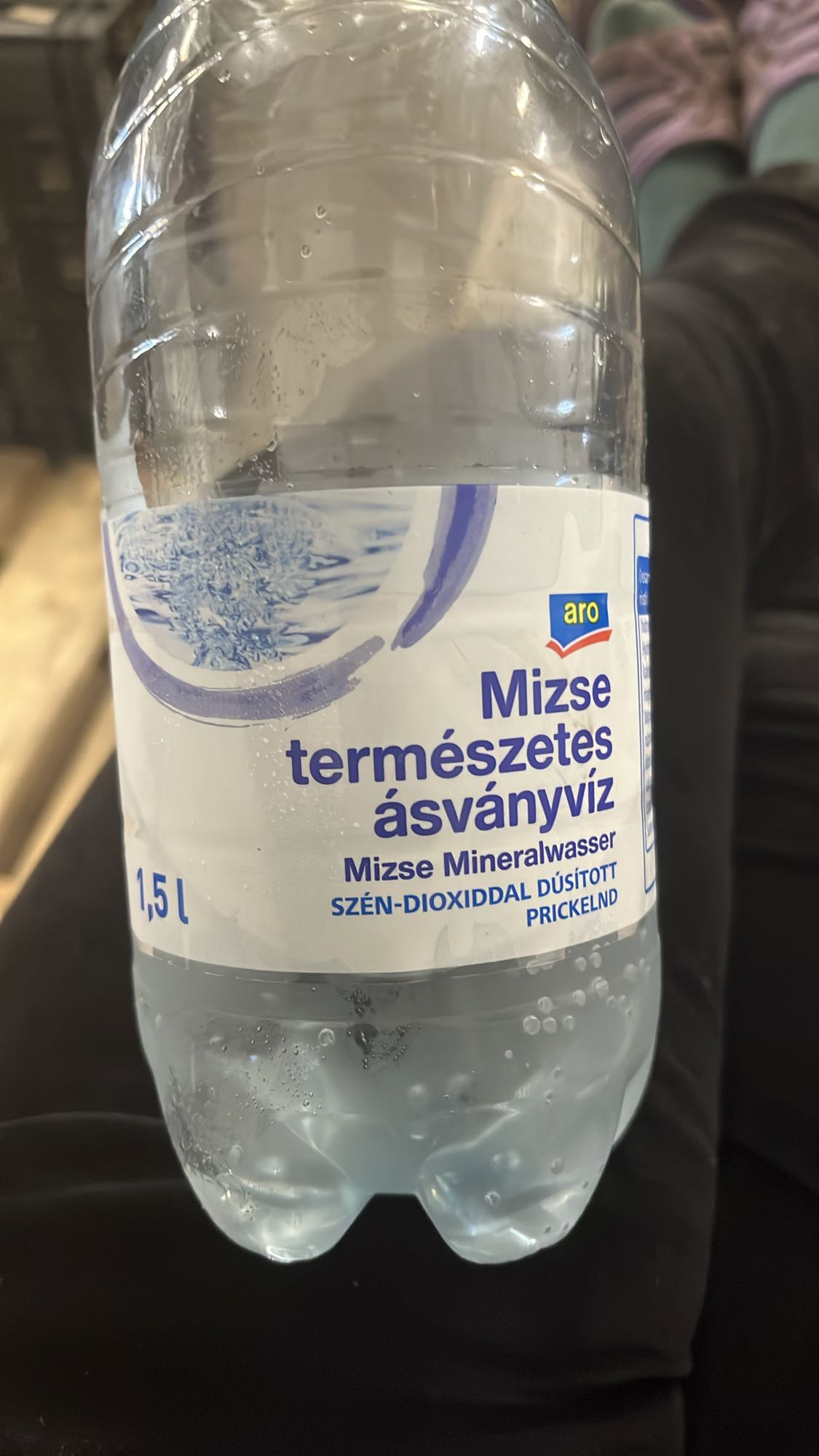 Apă minerală carbogazoasă