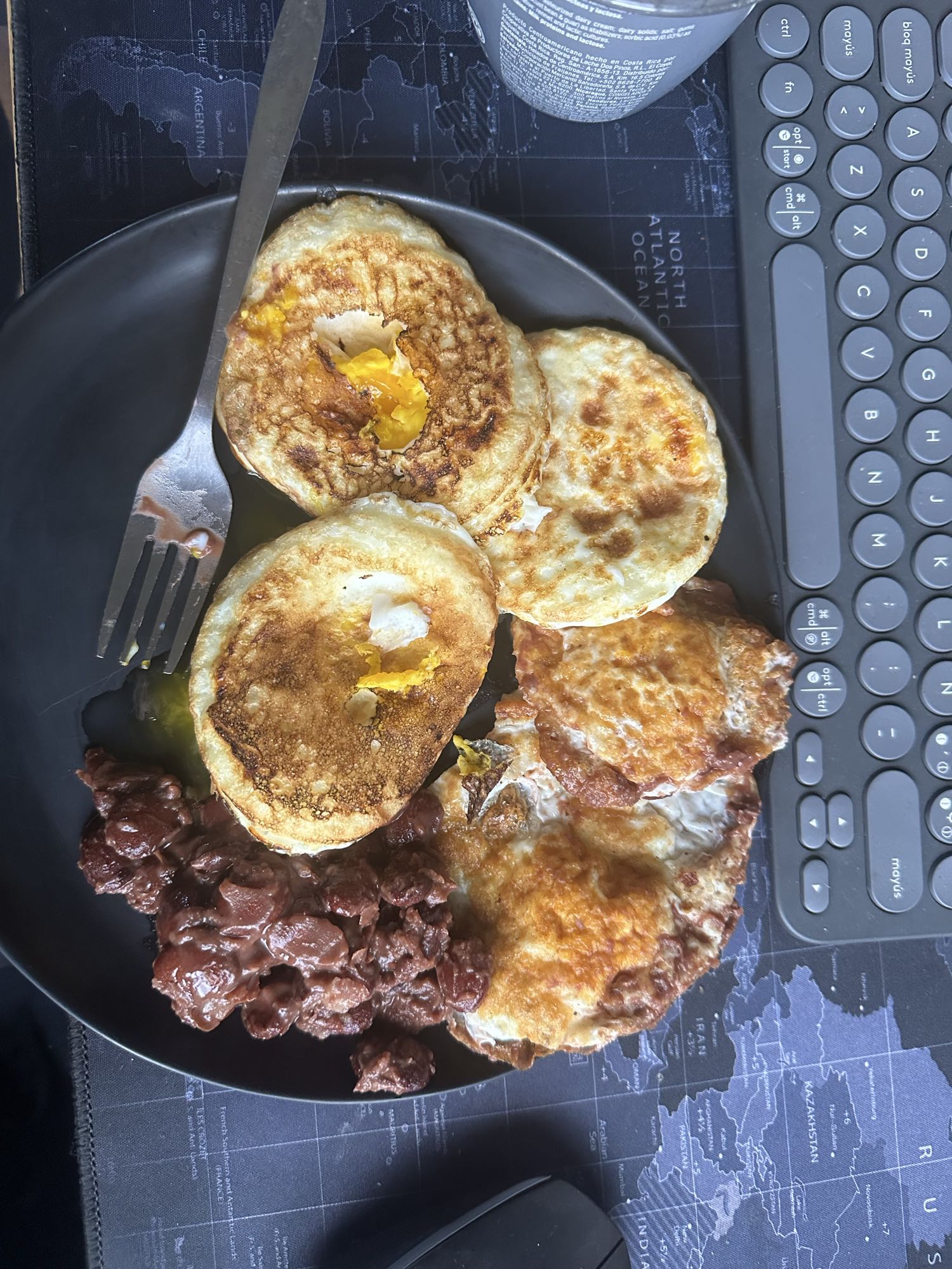 Huevos y frijoles