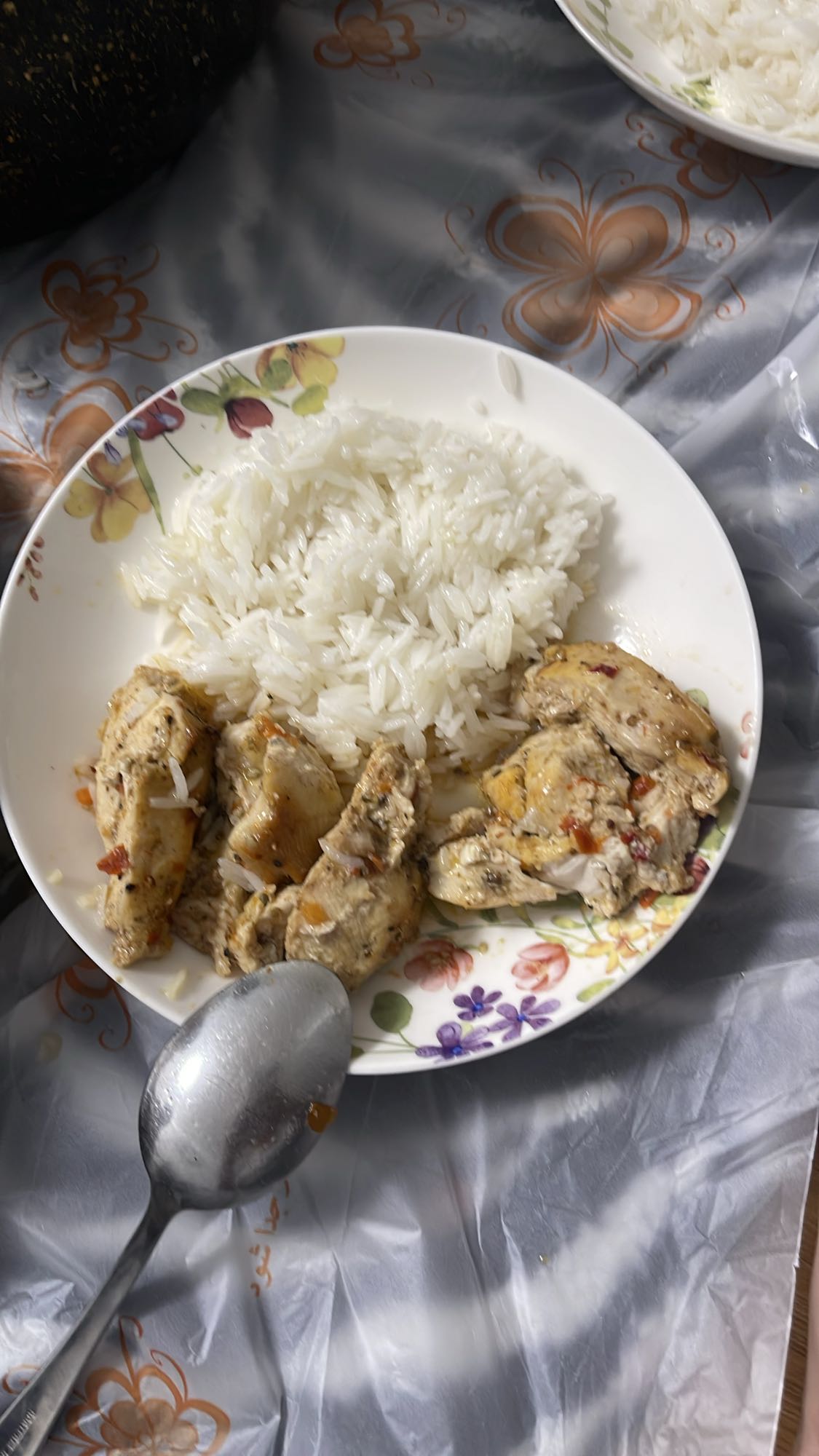 دجاج مع أرز أبيض