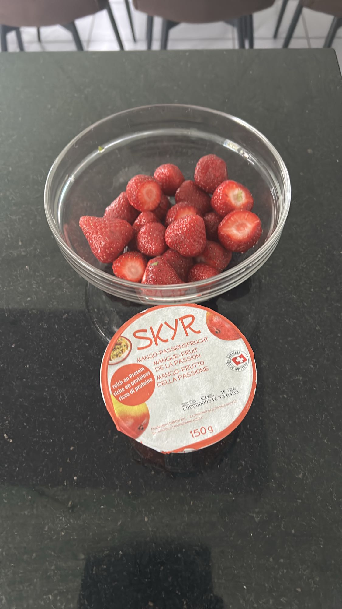 Skyr mit Erdbeeren