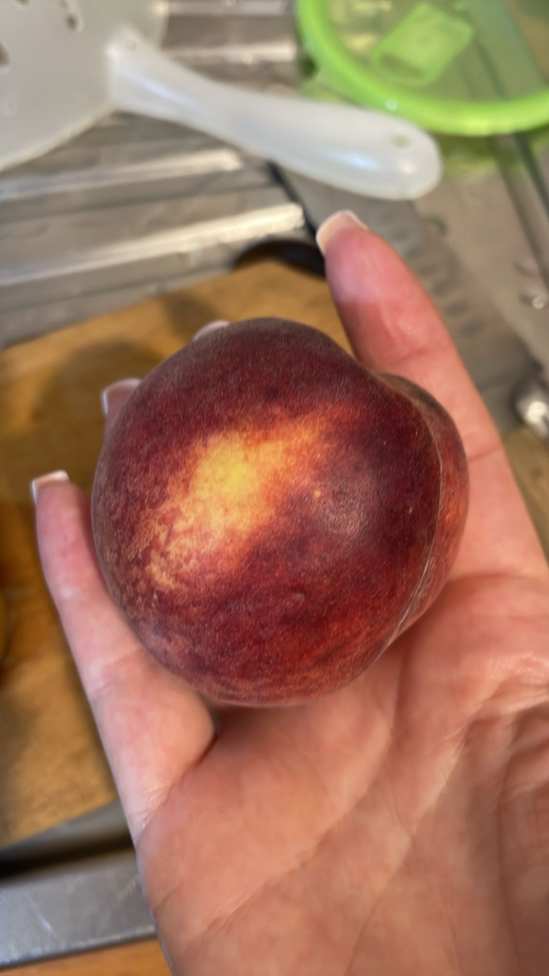 Piersică proaspătă