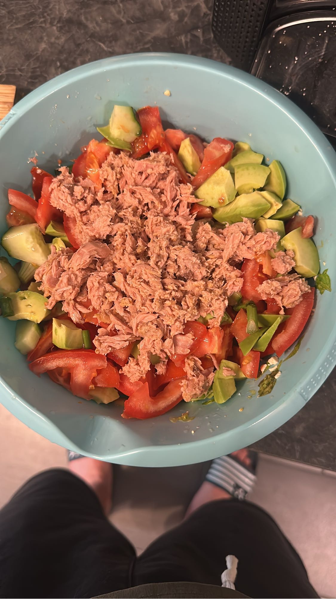 Salată ton cu avocado