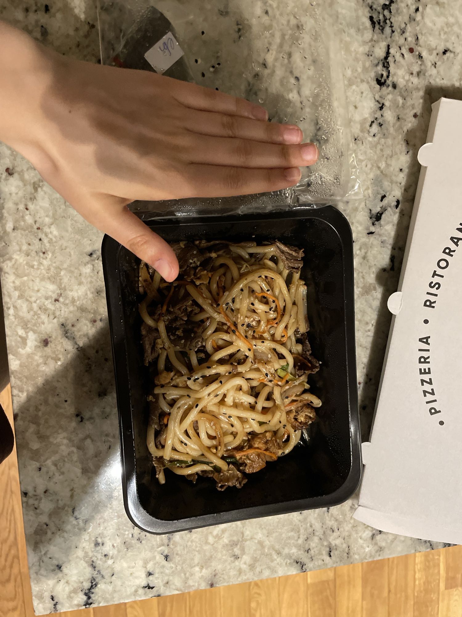 Makaron z wołowiną i warzywami