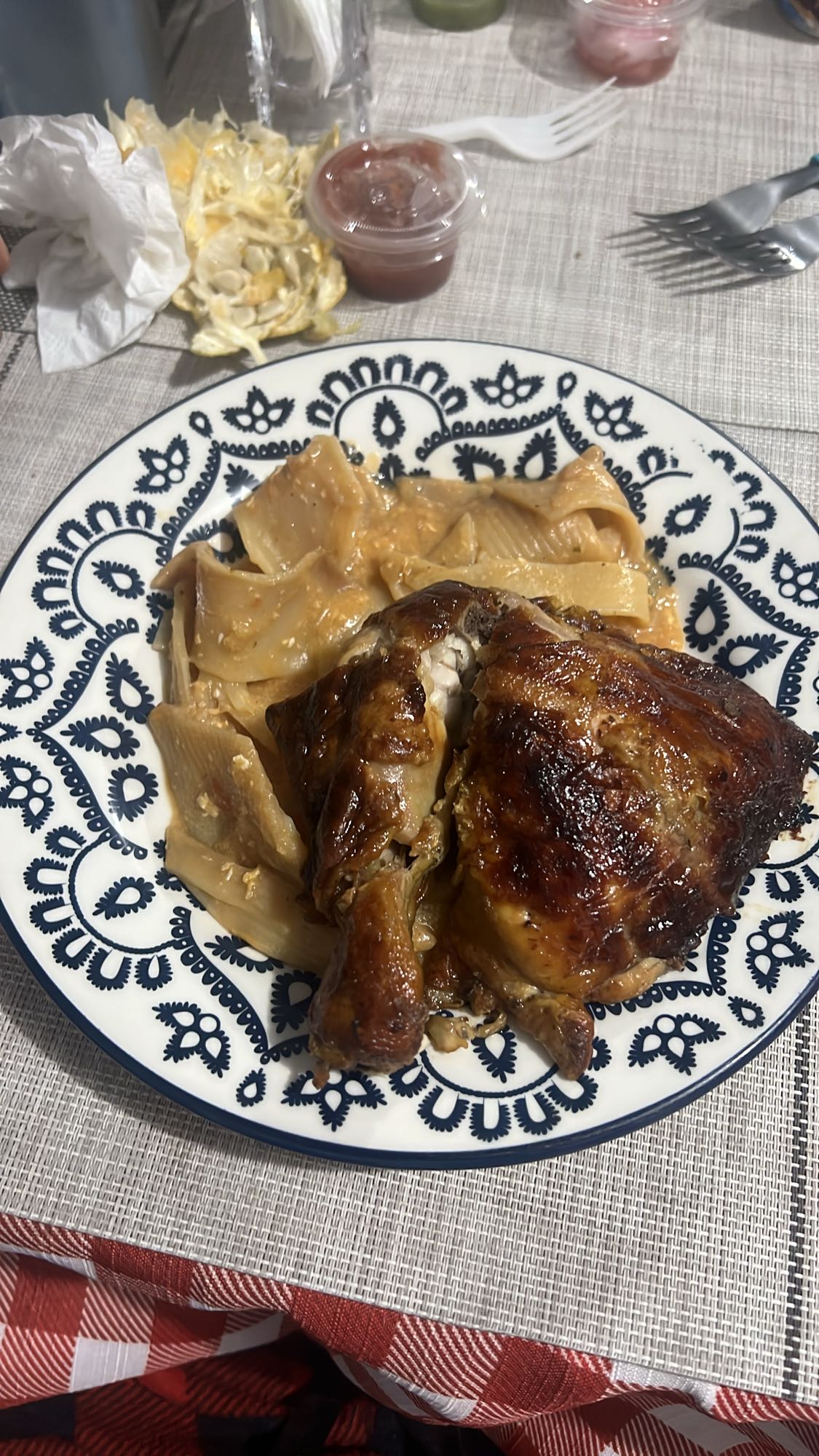 Pollo rostizado con pasta