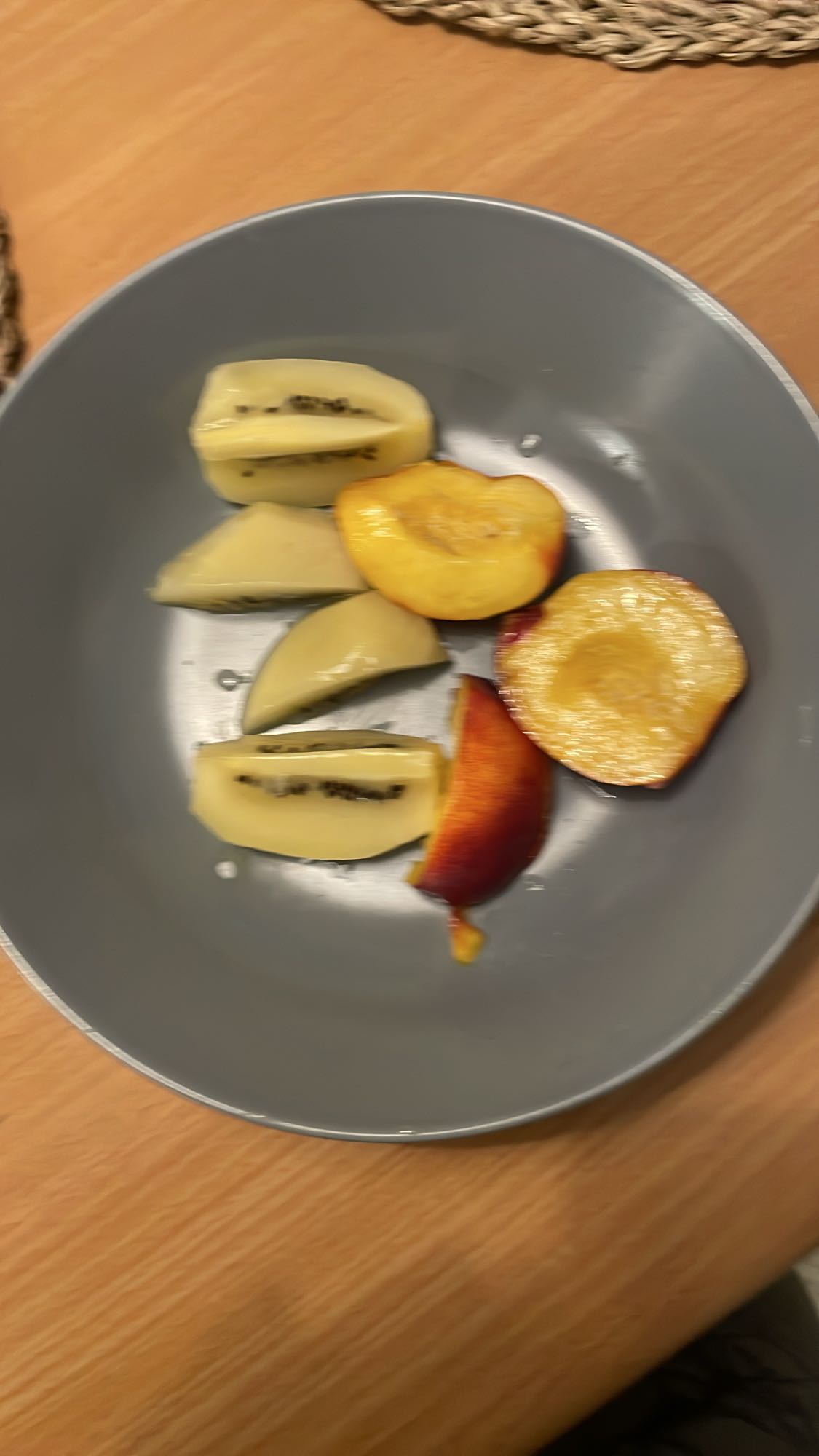 Kiwi and Peach Plate