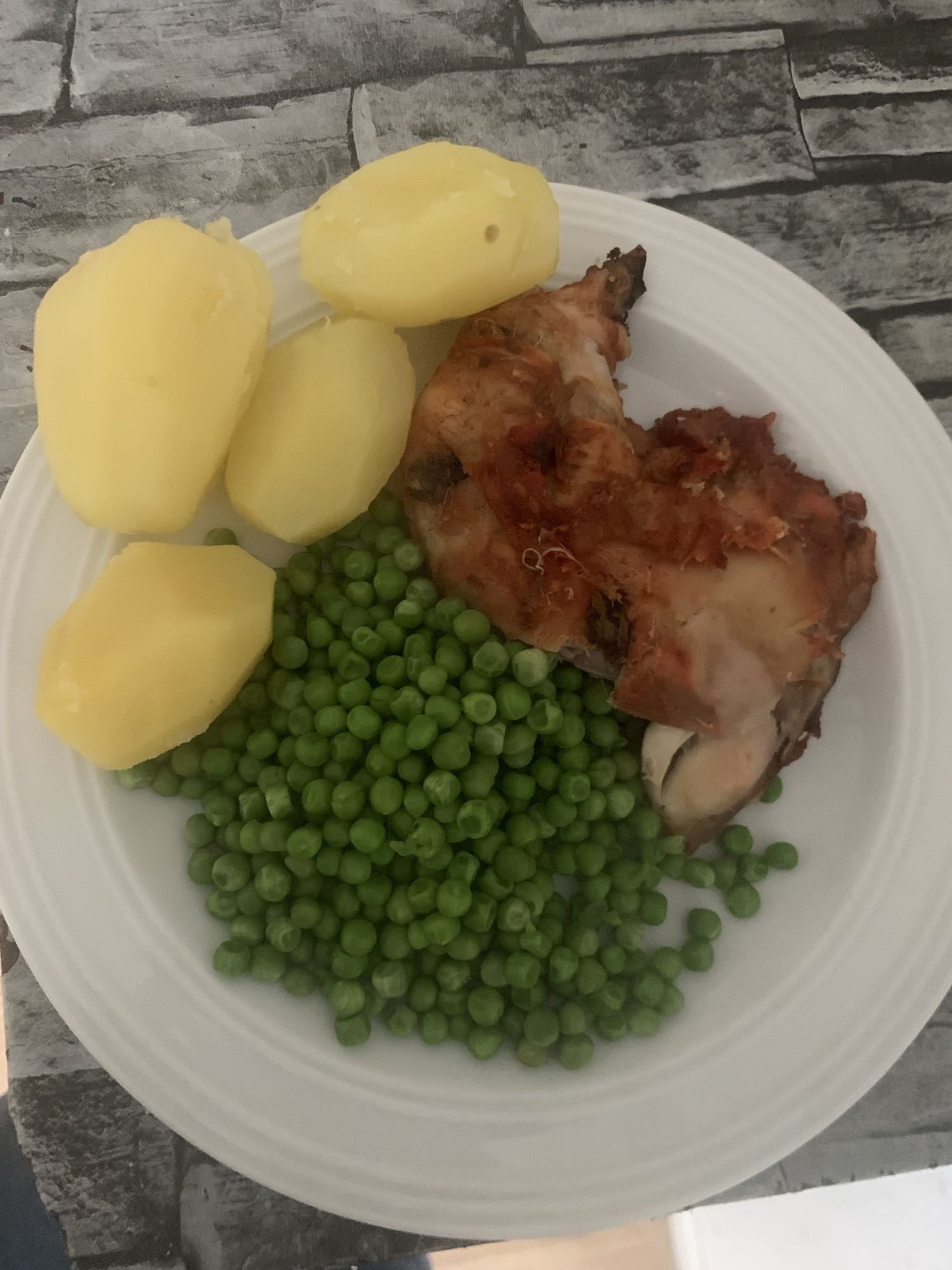 Poulet, pommes, pois