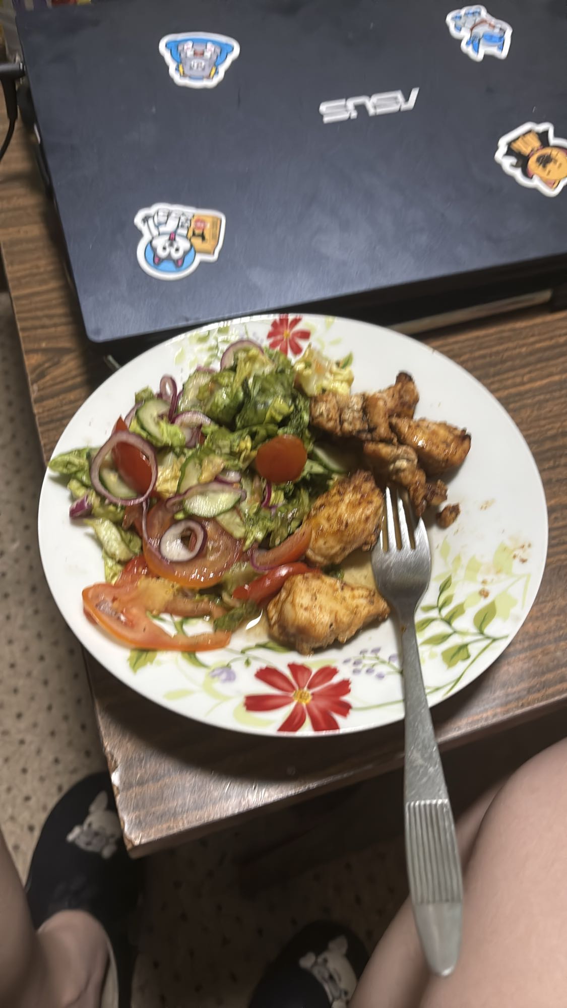 Pui cu salată mixtă