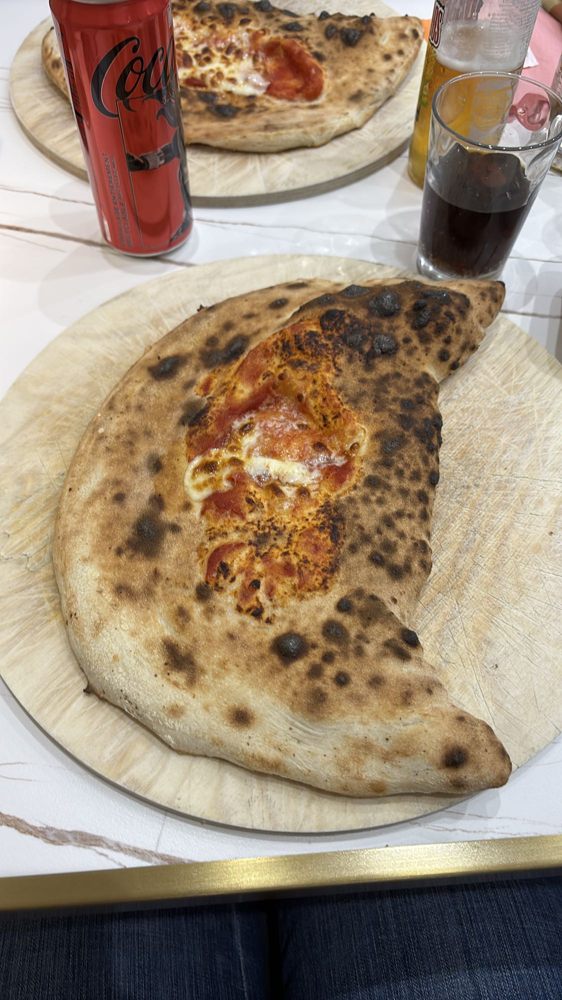 Calzone et soda