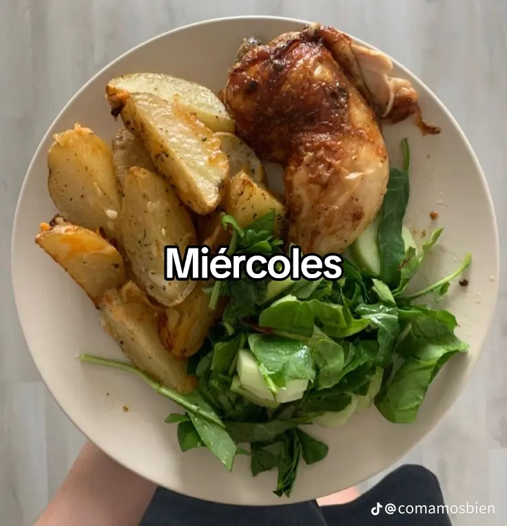 Pollo, papas y ensalada