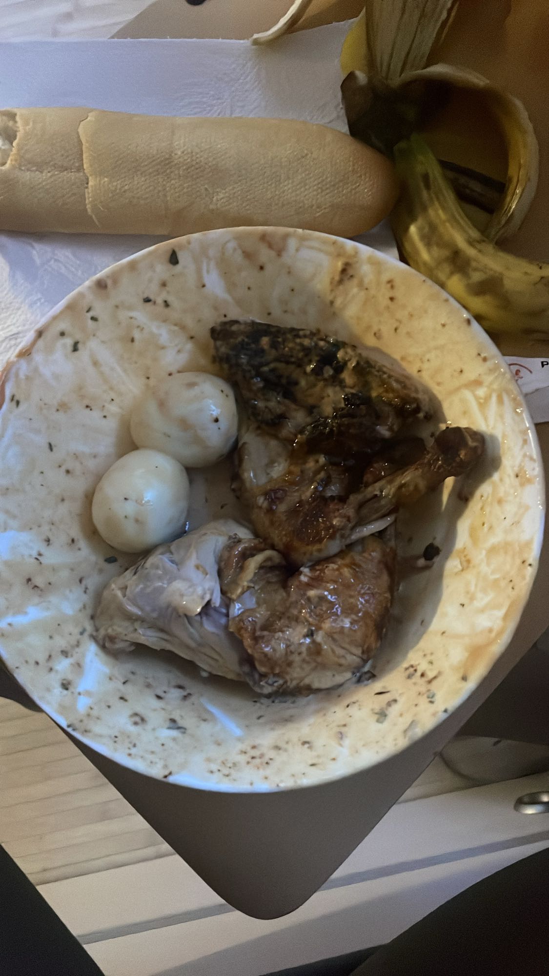 Poulet, œufs, pain, banane