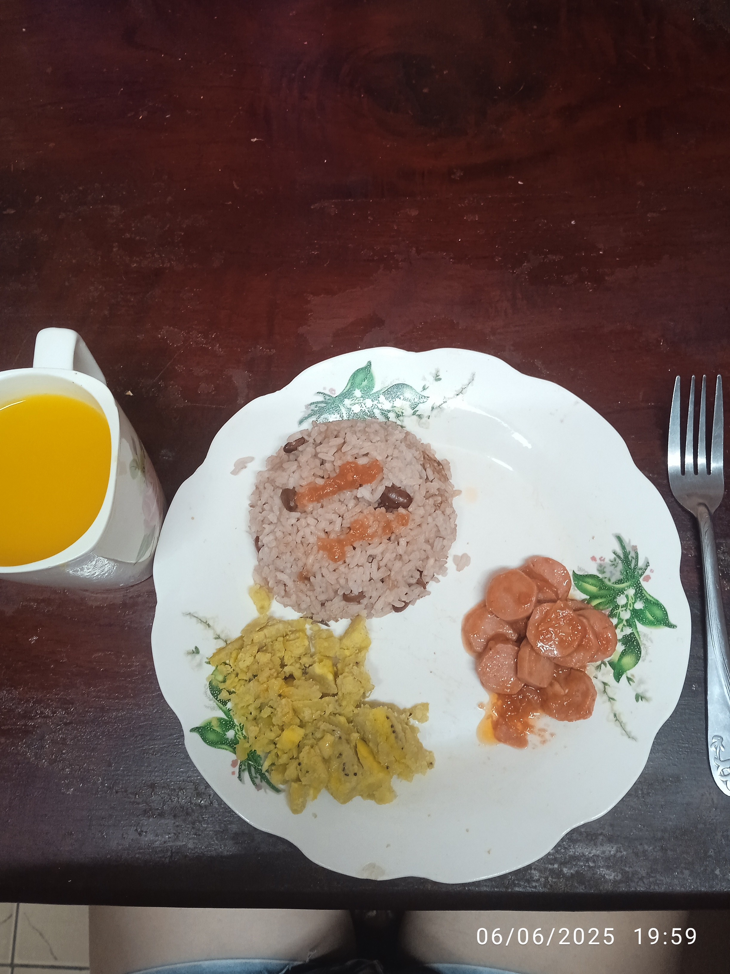 Desayuno típico sencillo