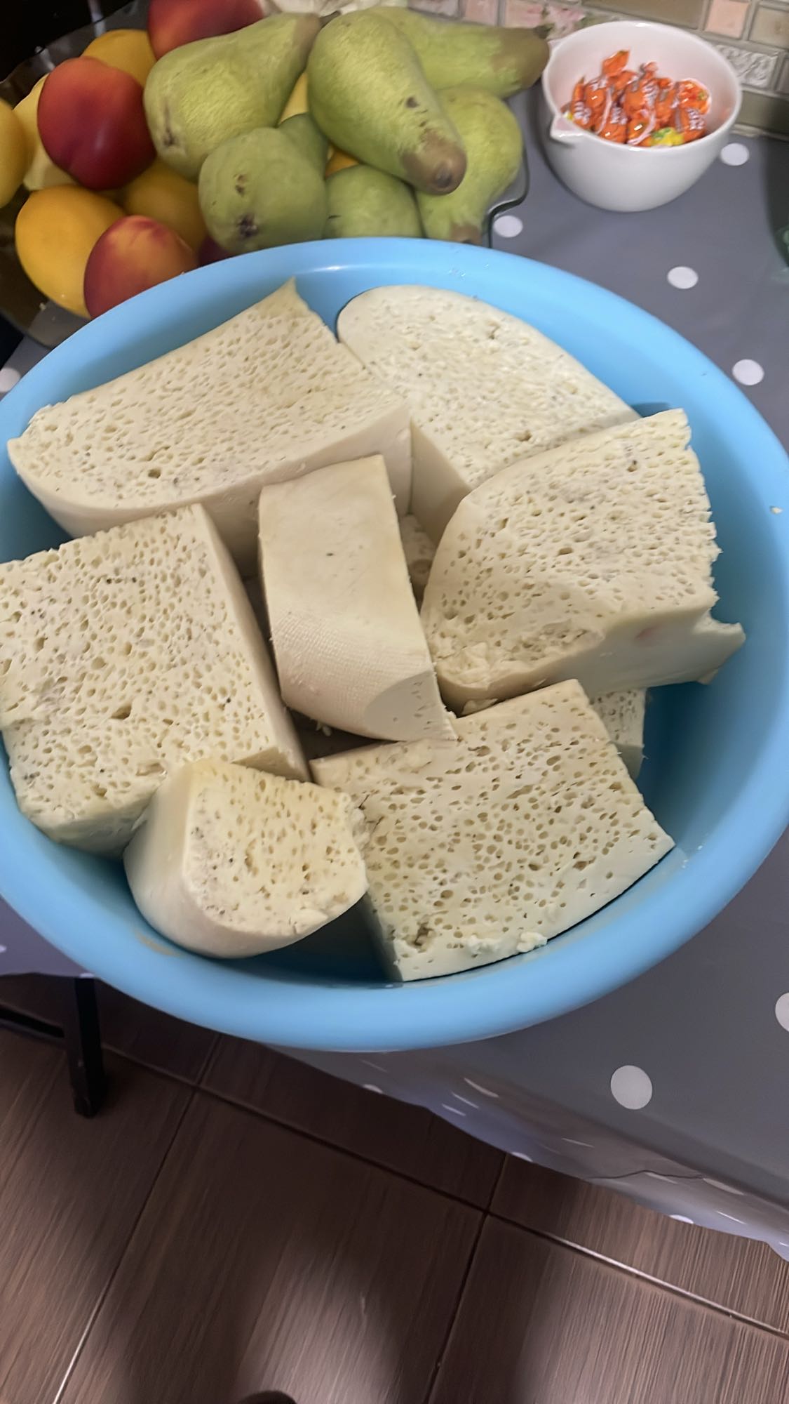 Caș proaspăt de vacă