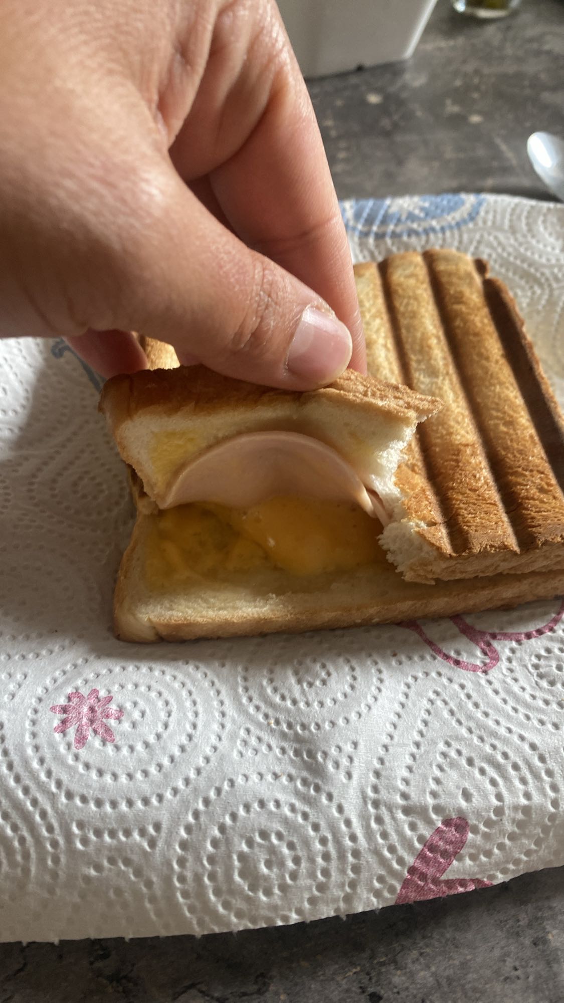 Tost Ekmeği Yumurta Jambon