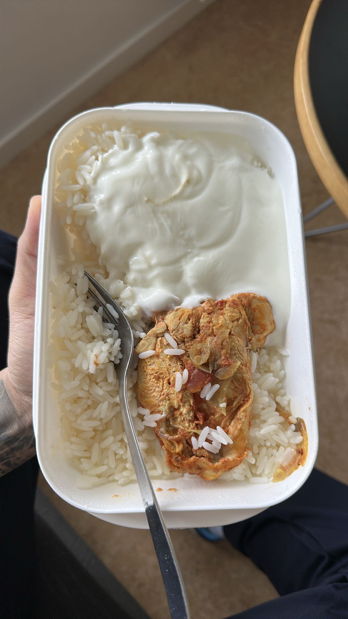 Kyckling med ris och yoghurt